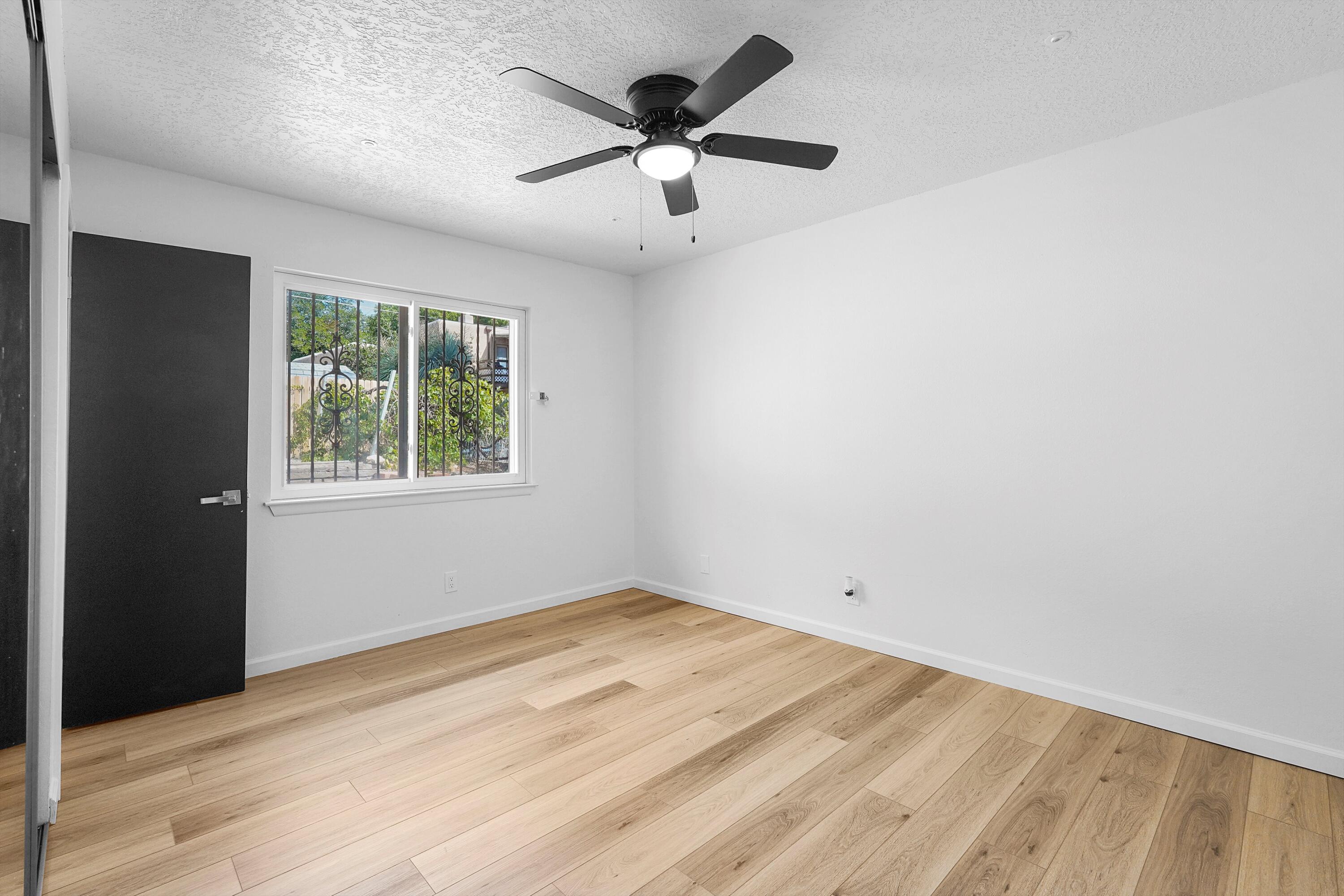 1812 Sandler Court NE