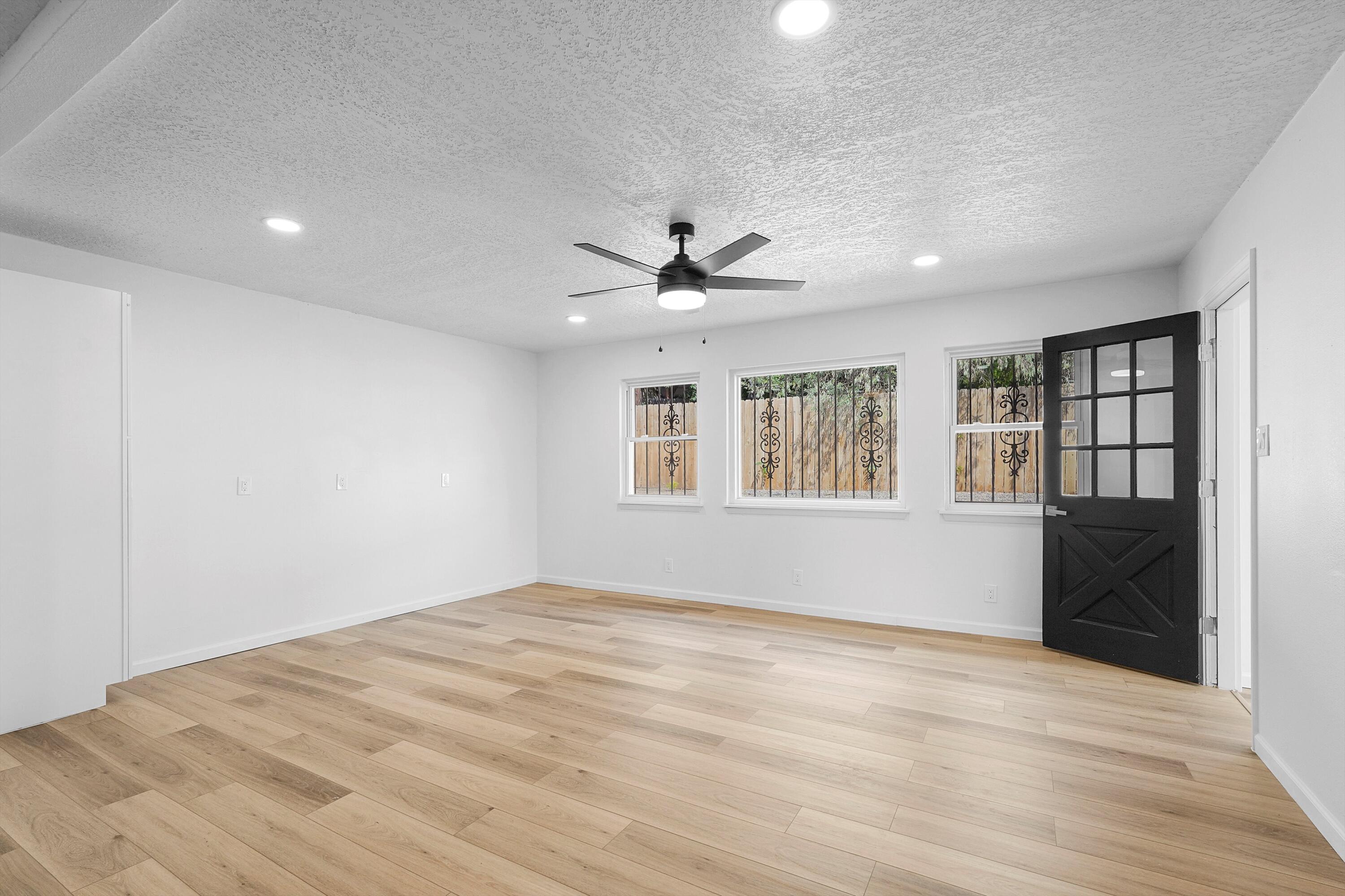 1812 Sandler Court NE