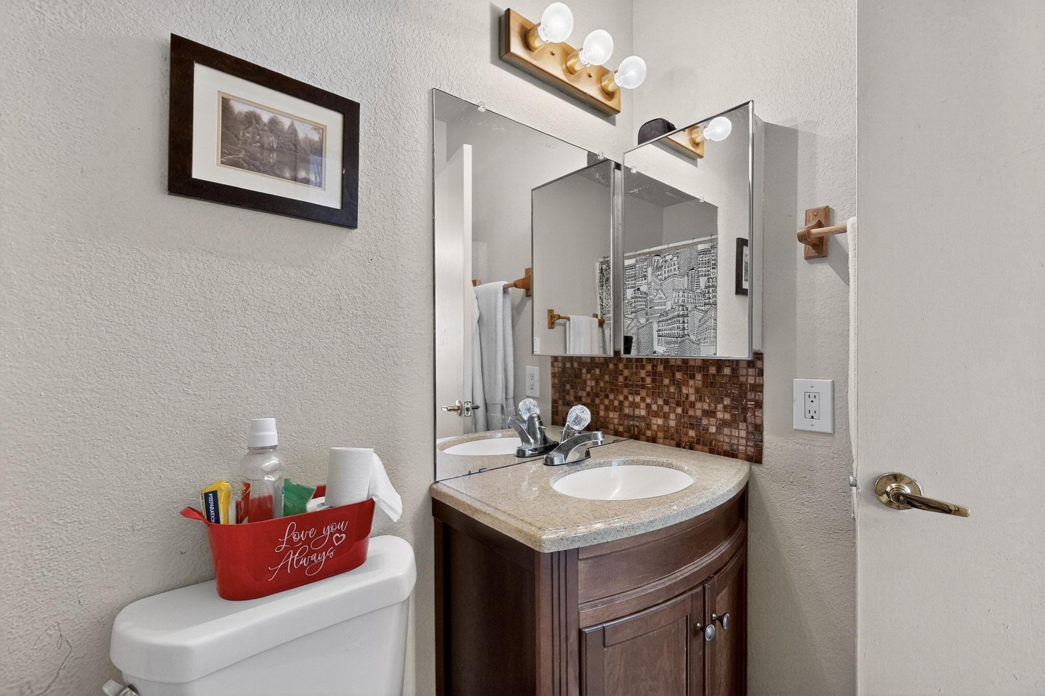 6824 CLEGHORN Road NW