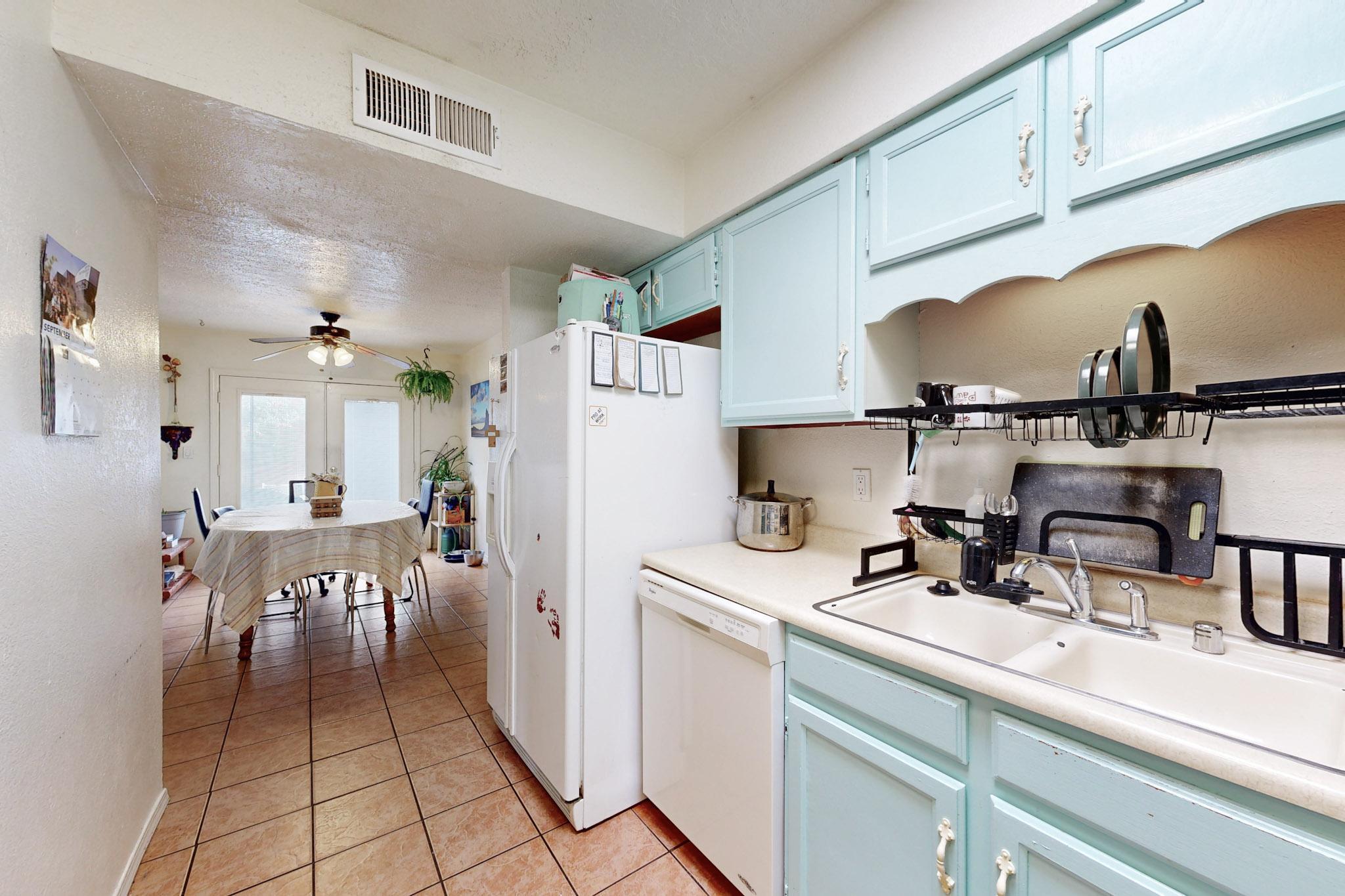 6824 CLEGHORN Road NW