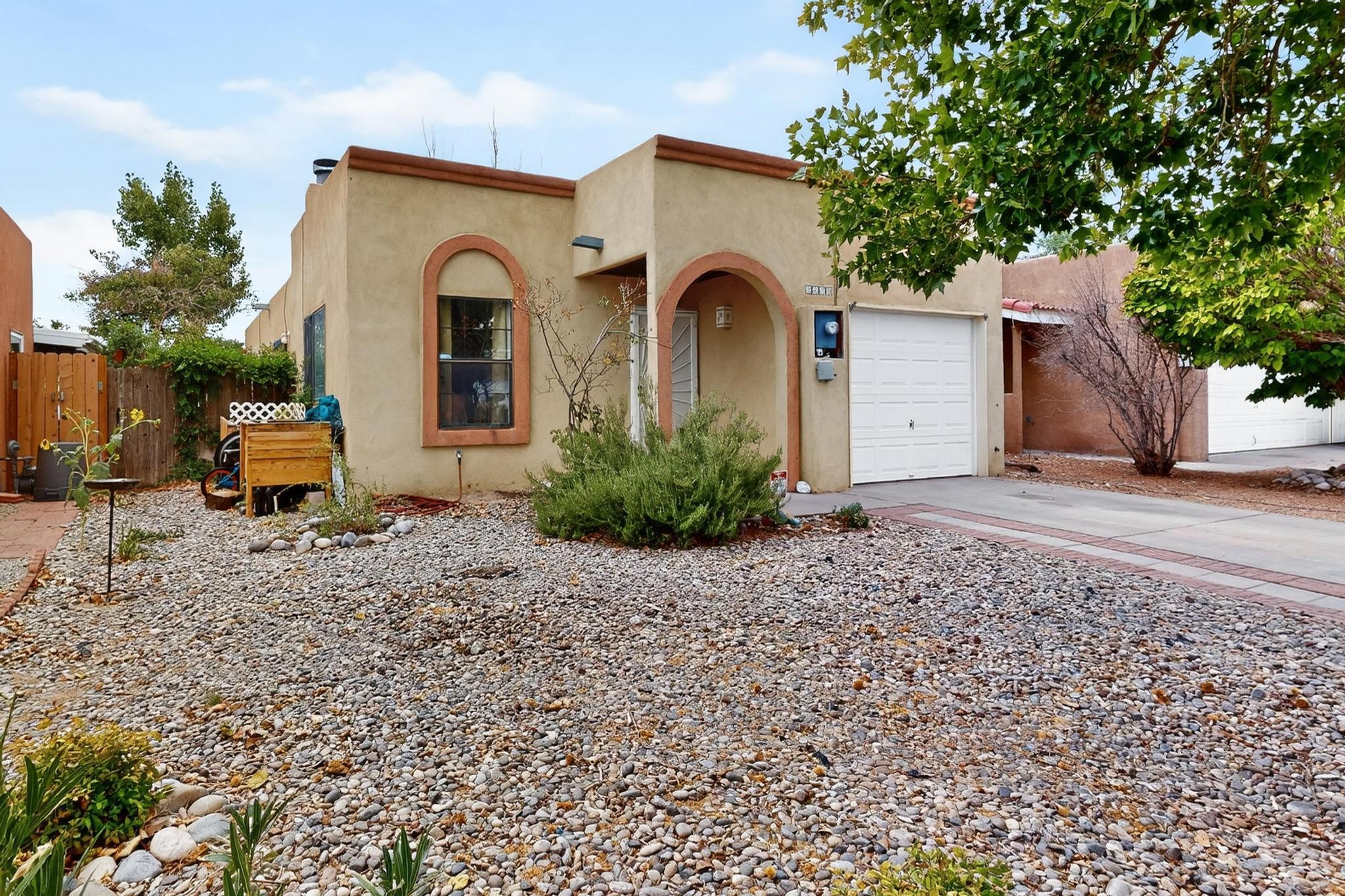 6824 CLEGHORN Road NW