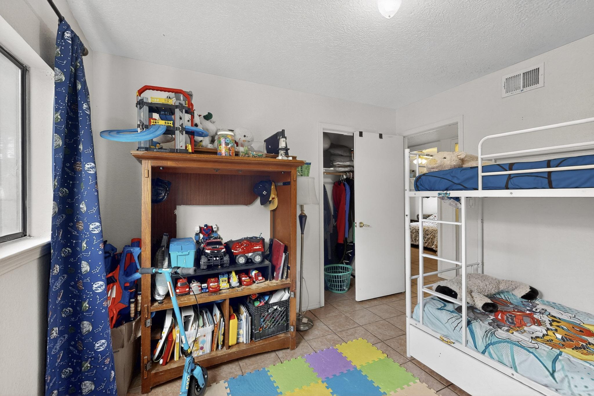 6824 CLEGHORN Road NW