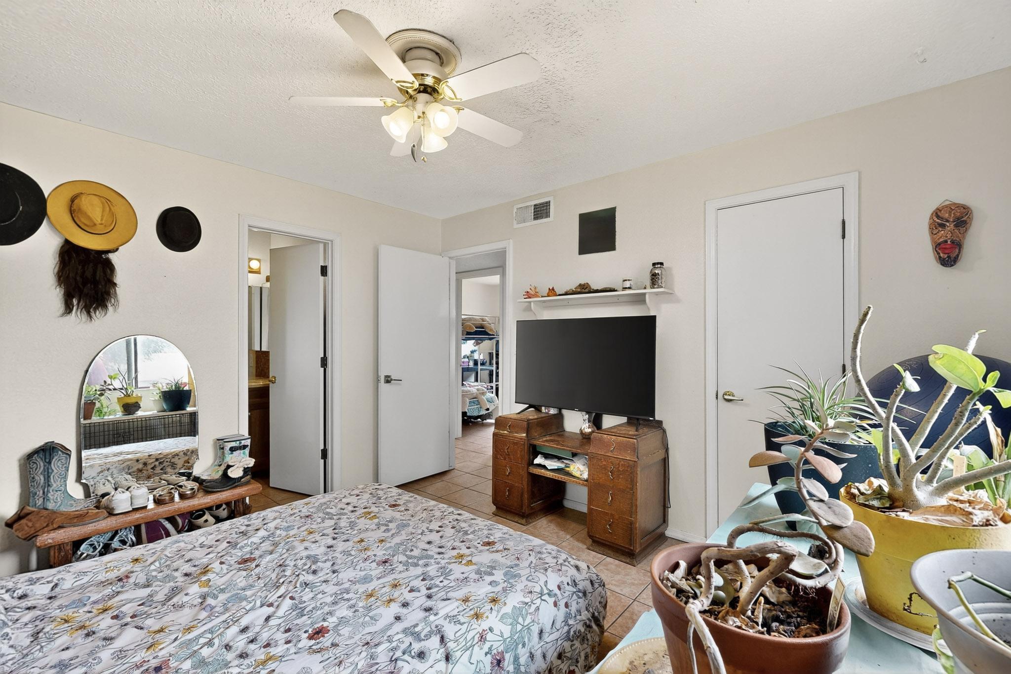 6824 CLEGHORN Road NW