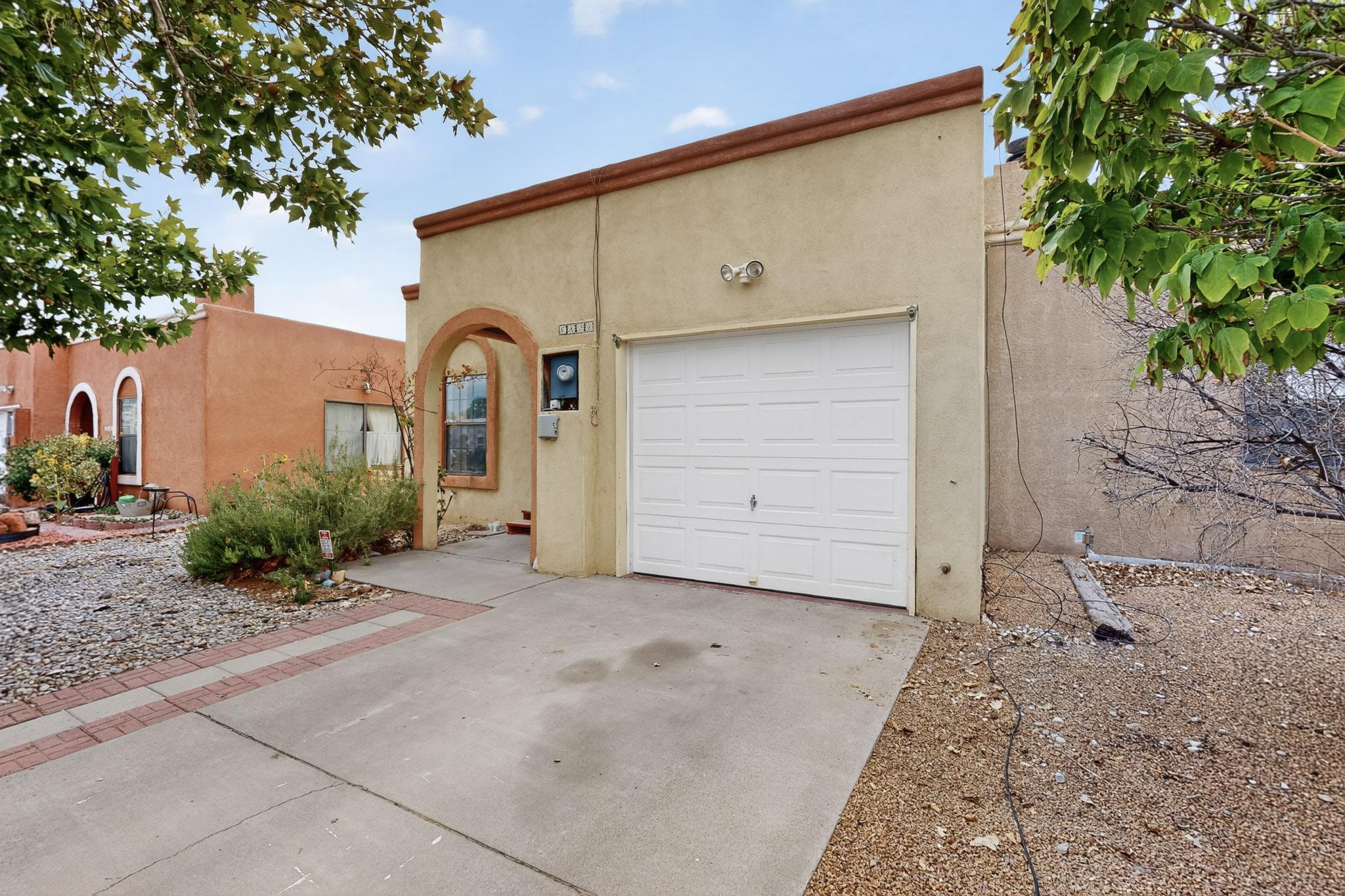 6824 CLEGHORN Road NW