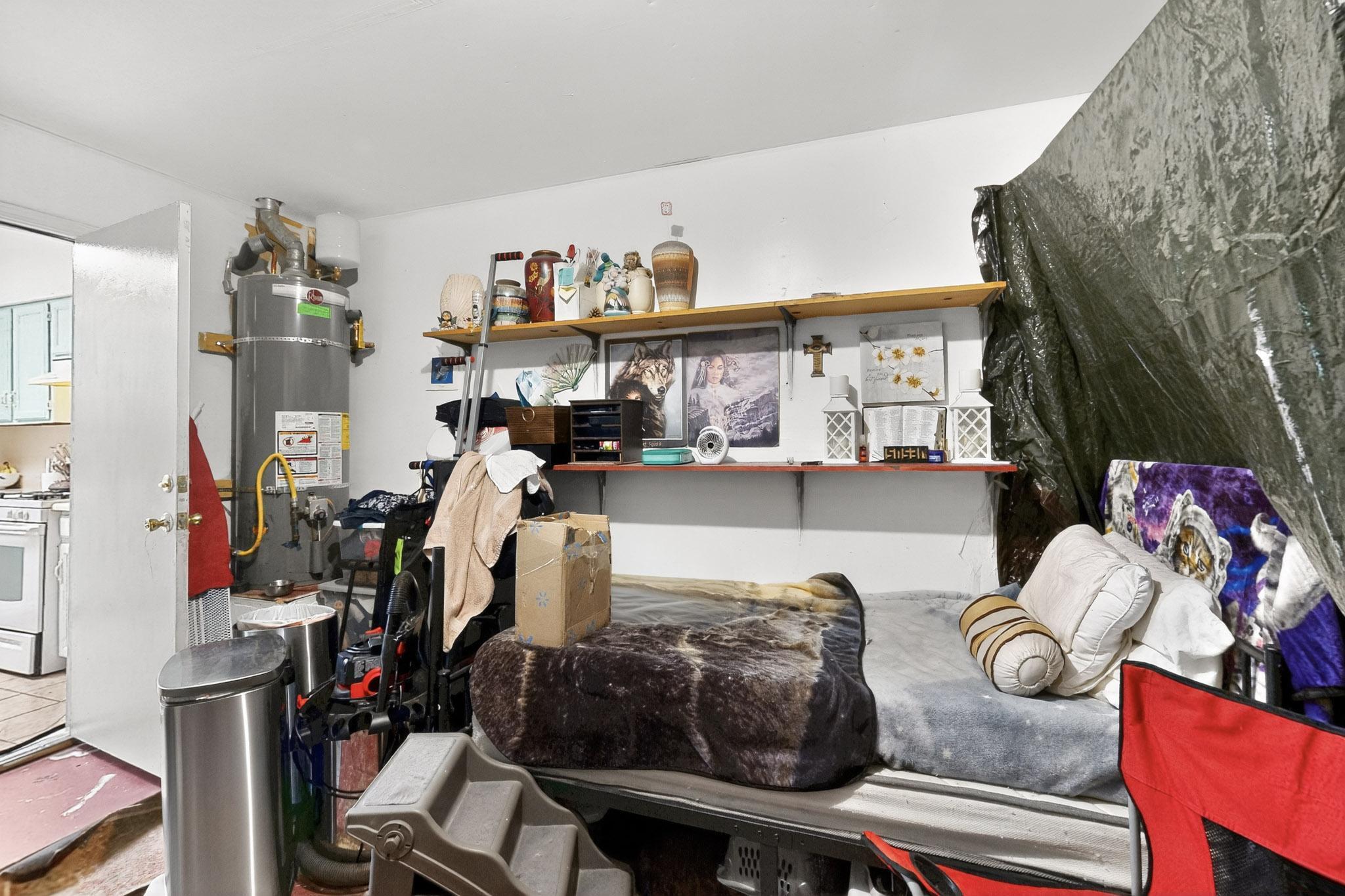 6824 CLEGHORN Road NW