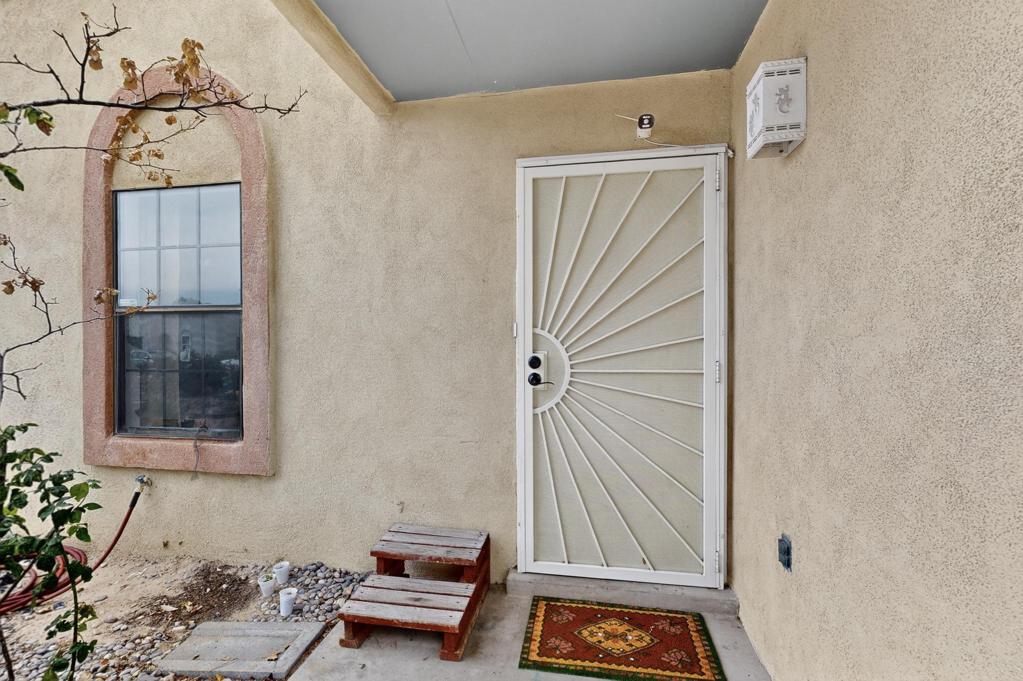 6824 CLEGHORN Road NW