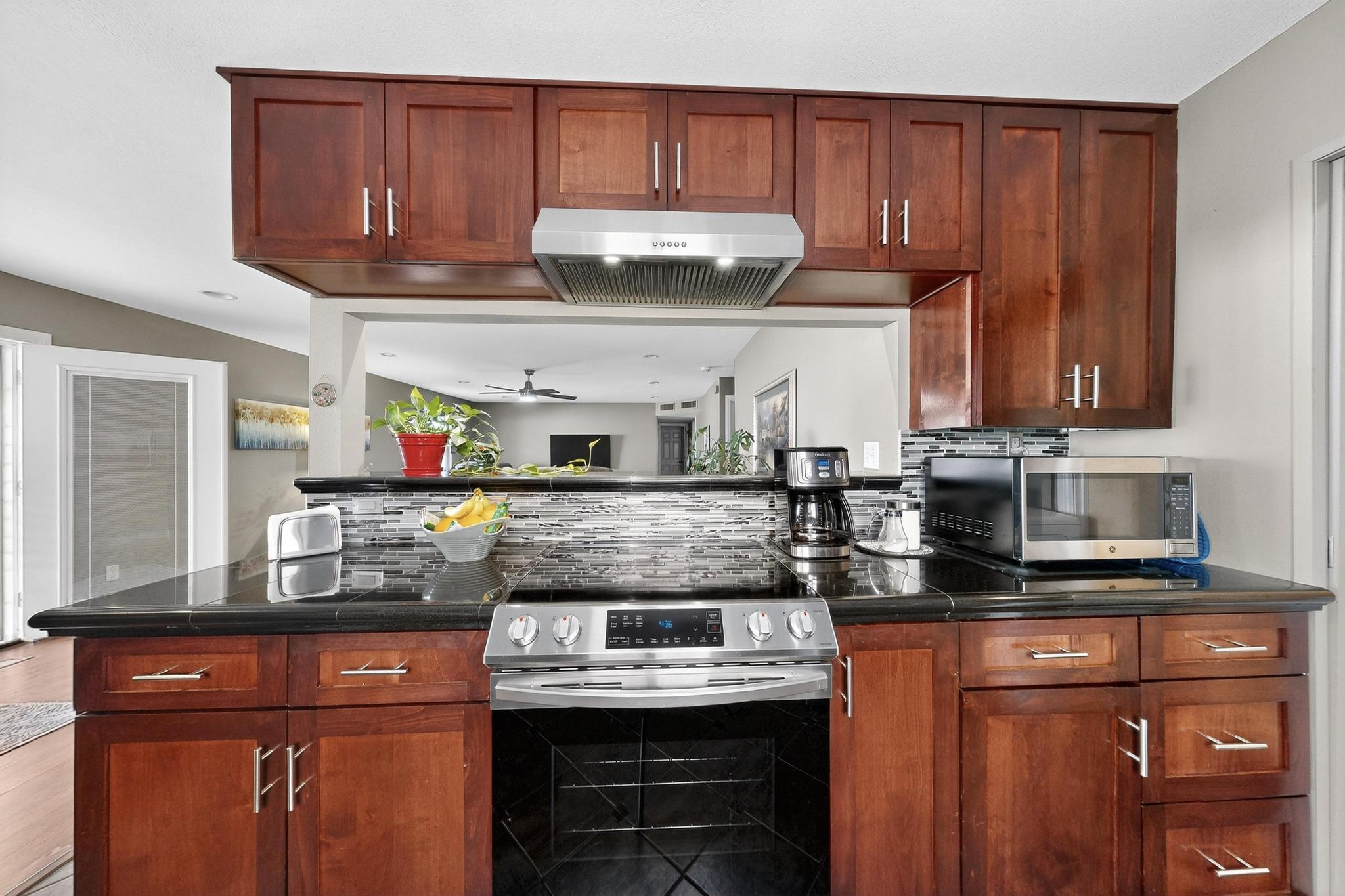 1400 WILLYS KNIGHT Drive NE