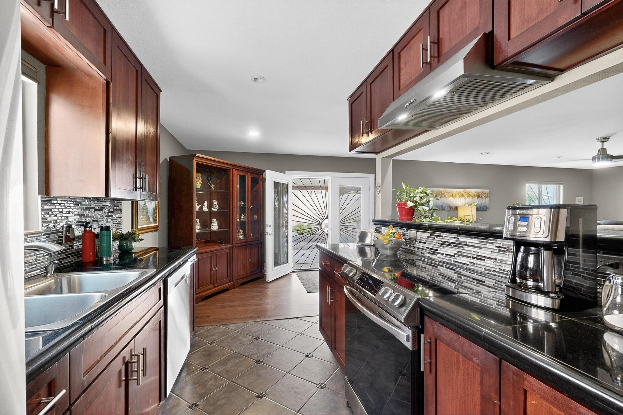 1400 WILLYS KNIGHT Drive NE