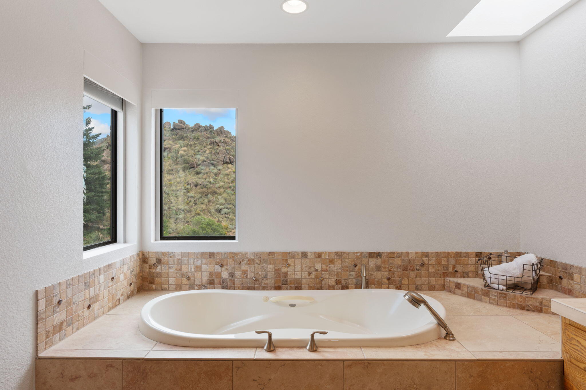 13616 CRESTED BUTTE Drive NE