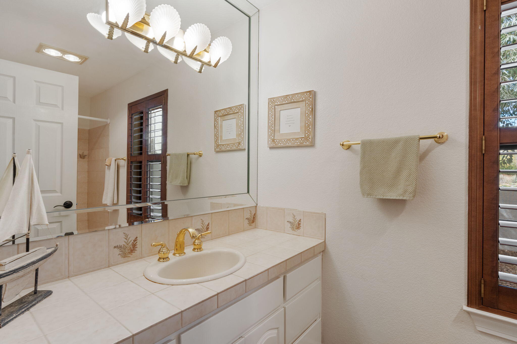 13616 CRESTED BUTTE Drive NE