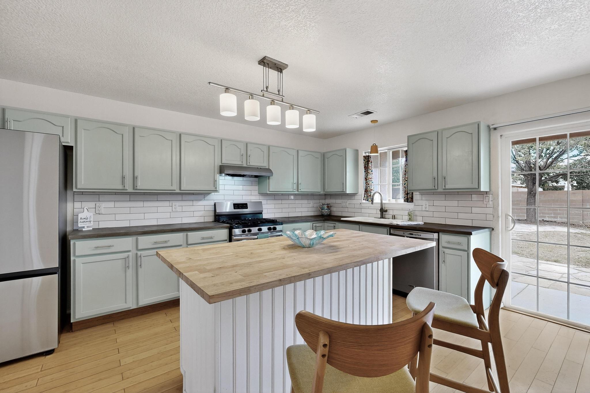 10244 VENTANA HILLS Road NW