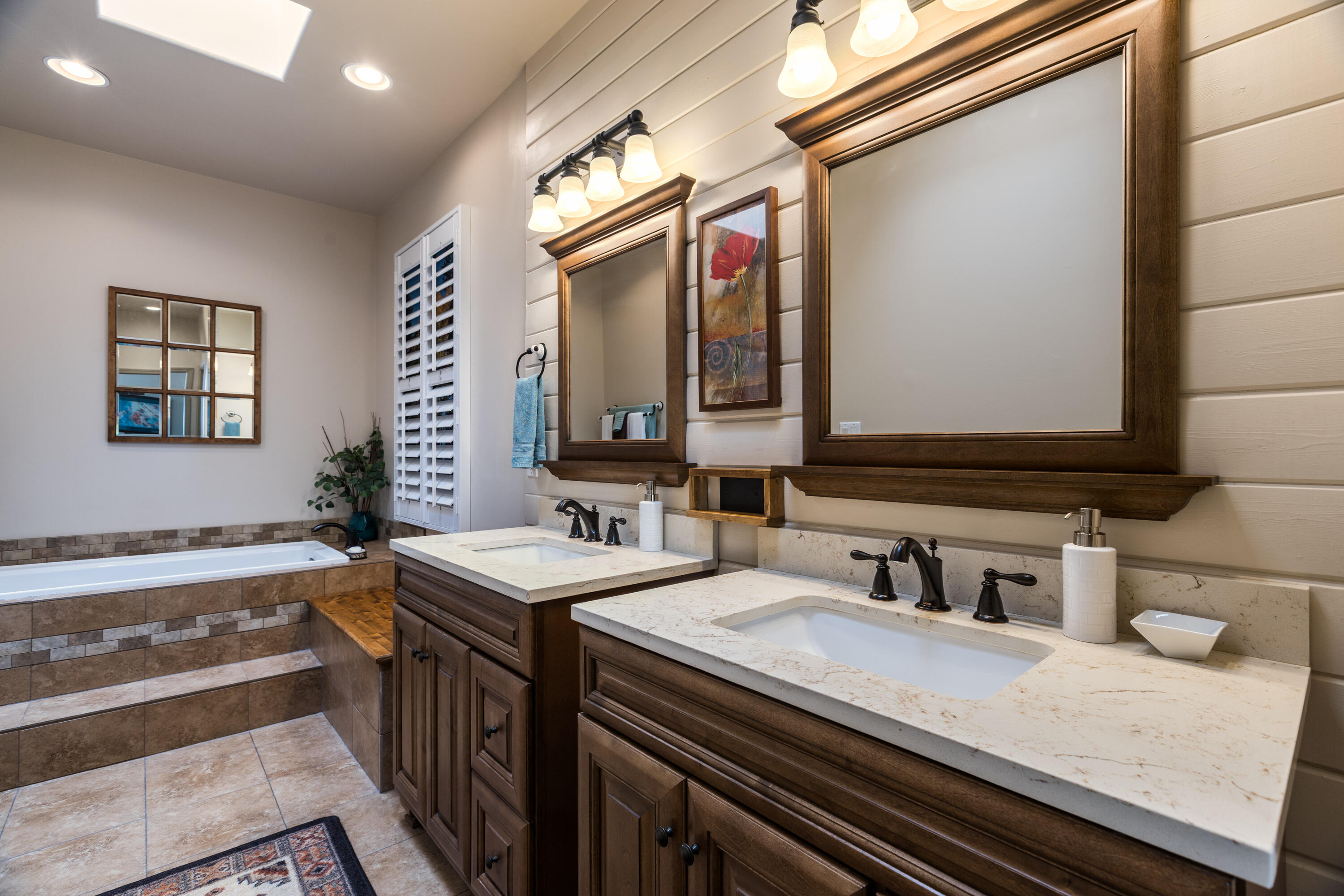 711 TRAMWAY Place NE 30