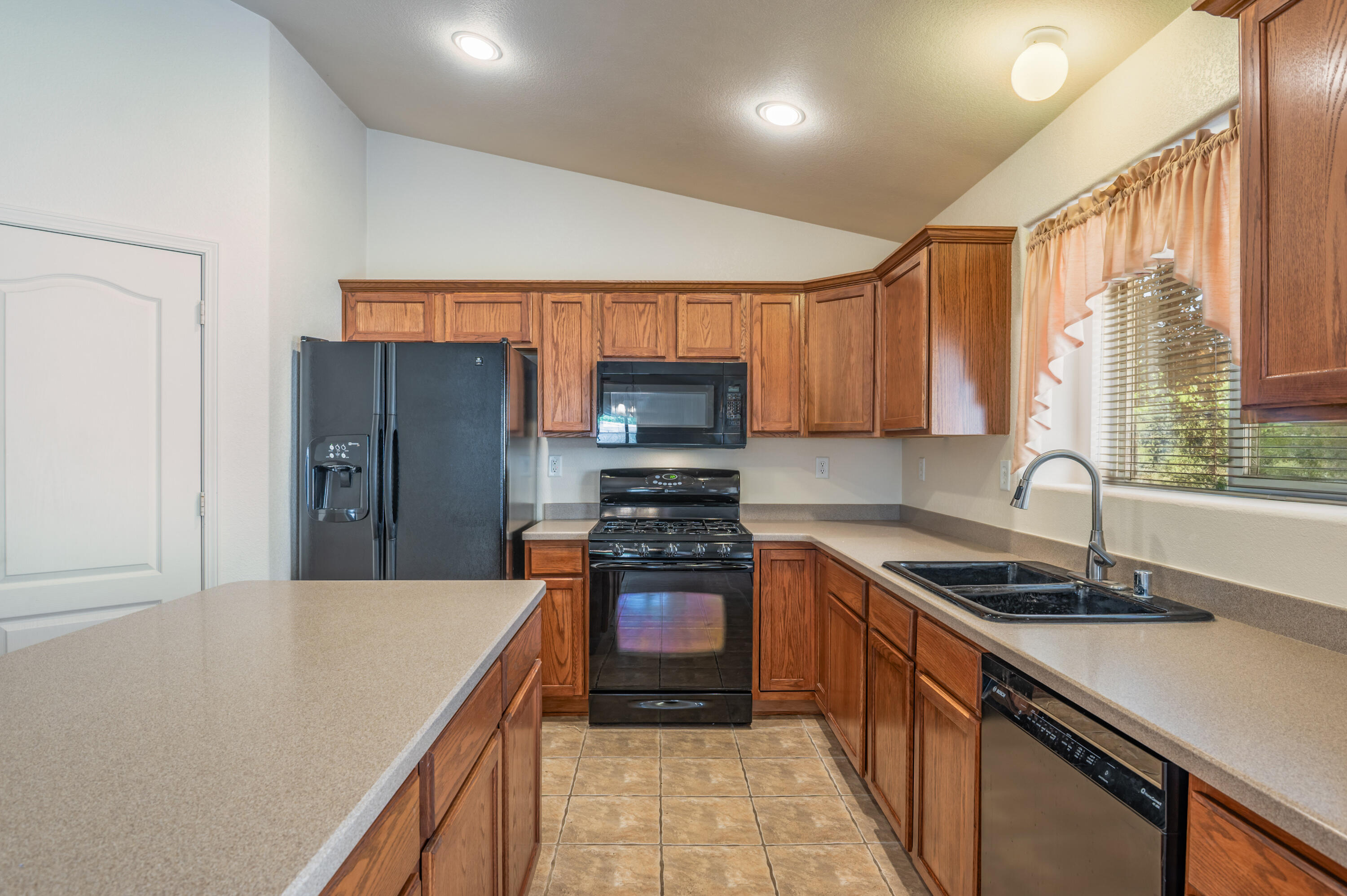 4208 MESA RINCON Drive NW