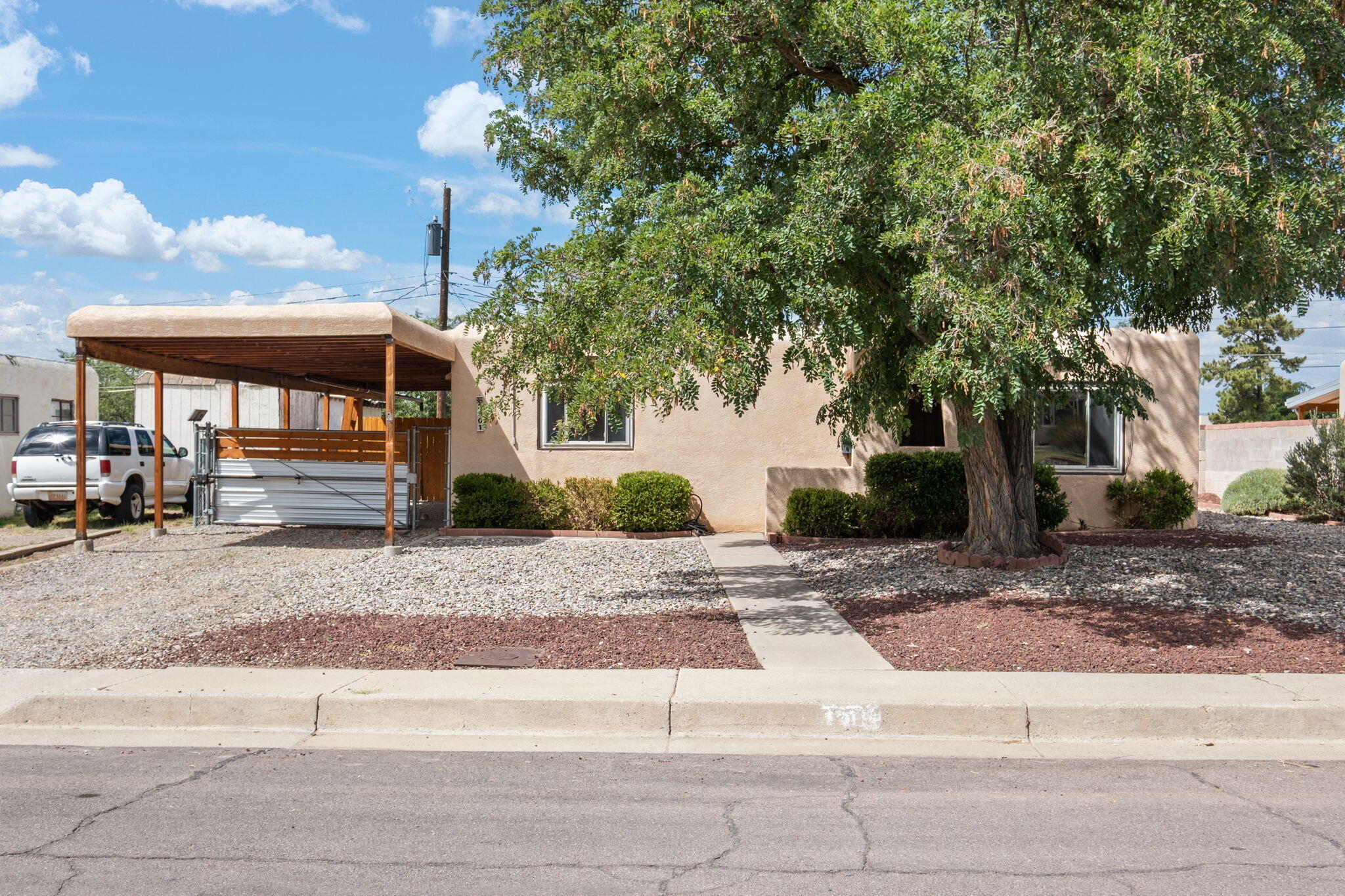 3501 GARCIA Street NE