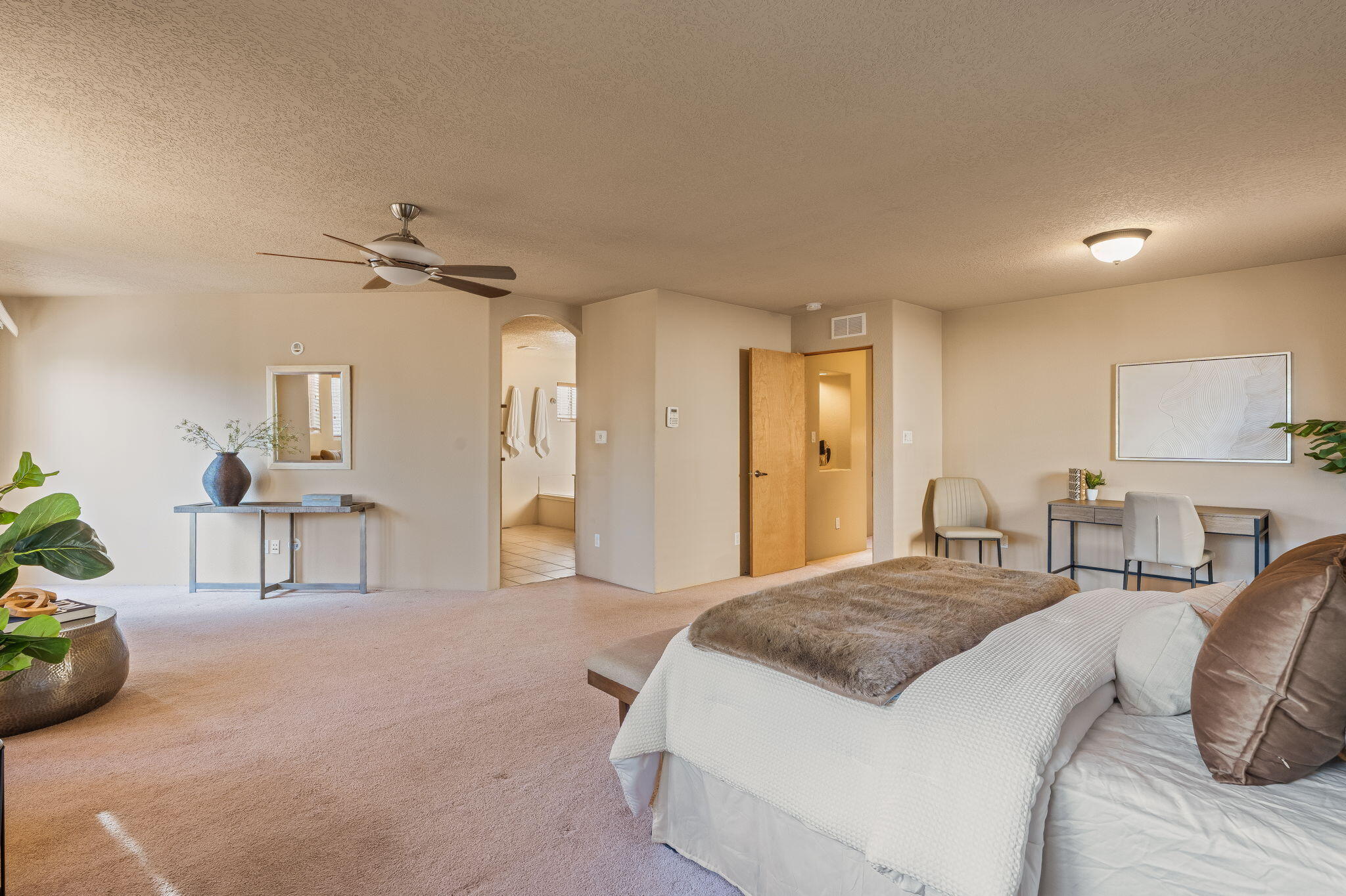 7219 VIA CONTENTA NE