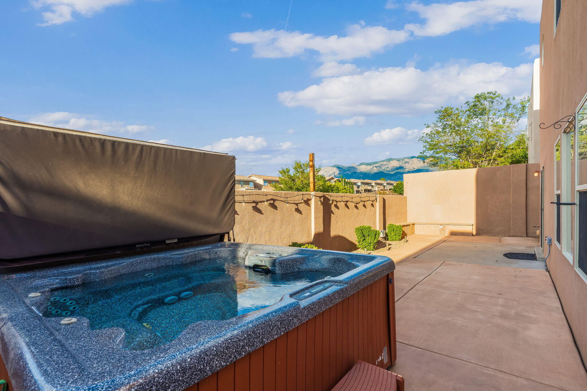 7219 VIA CONTENTA NE