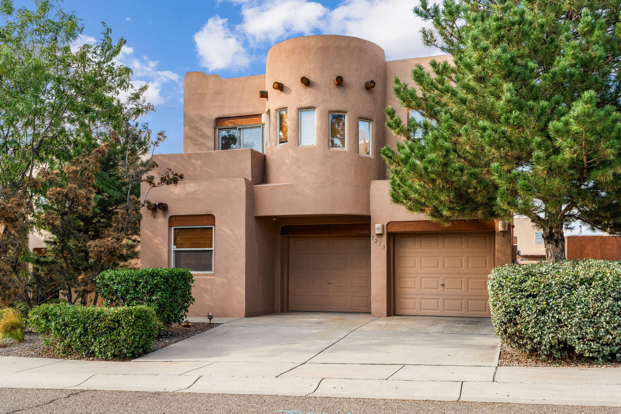 7219 VIA CONTENTA NE