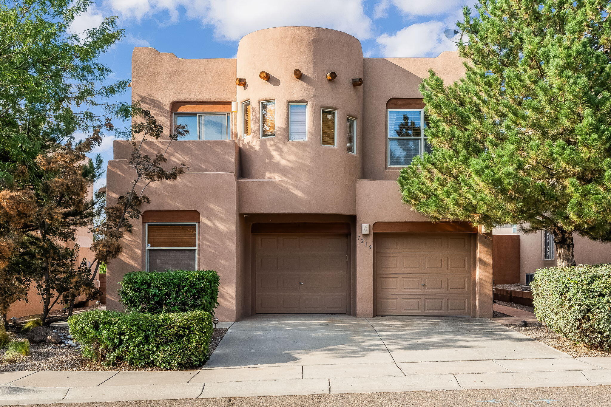 7219 VIA CONTENTA NE