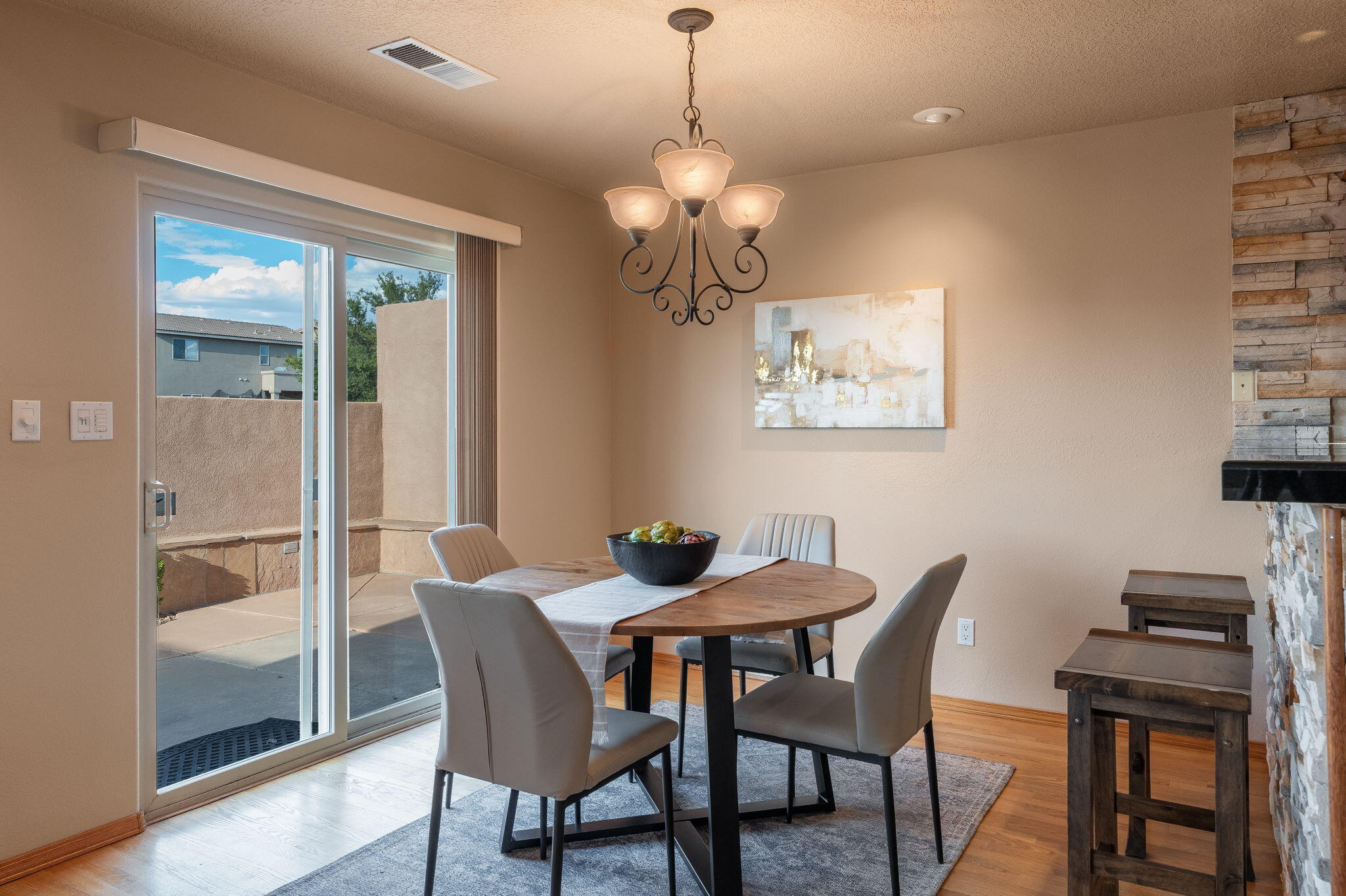 7219 VIA CONTENTA NE