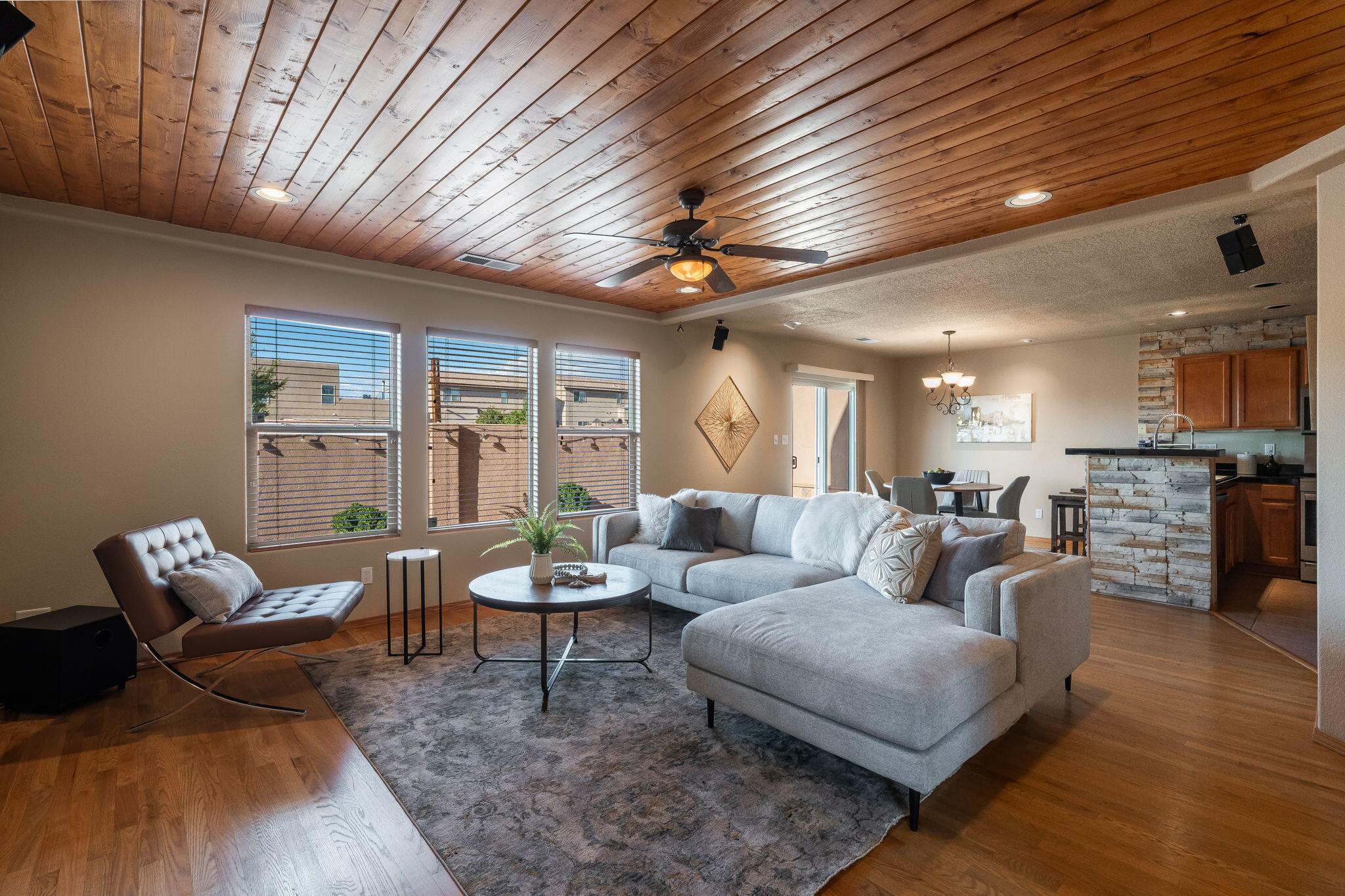 7219 VIA CONTENTA NE