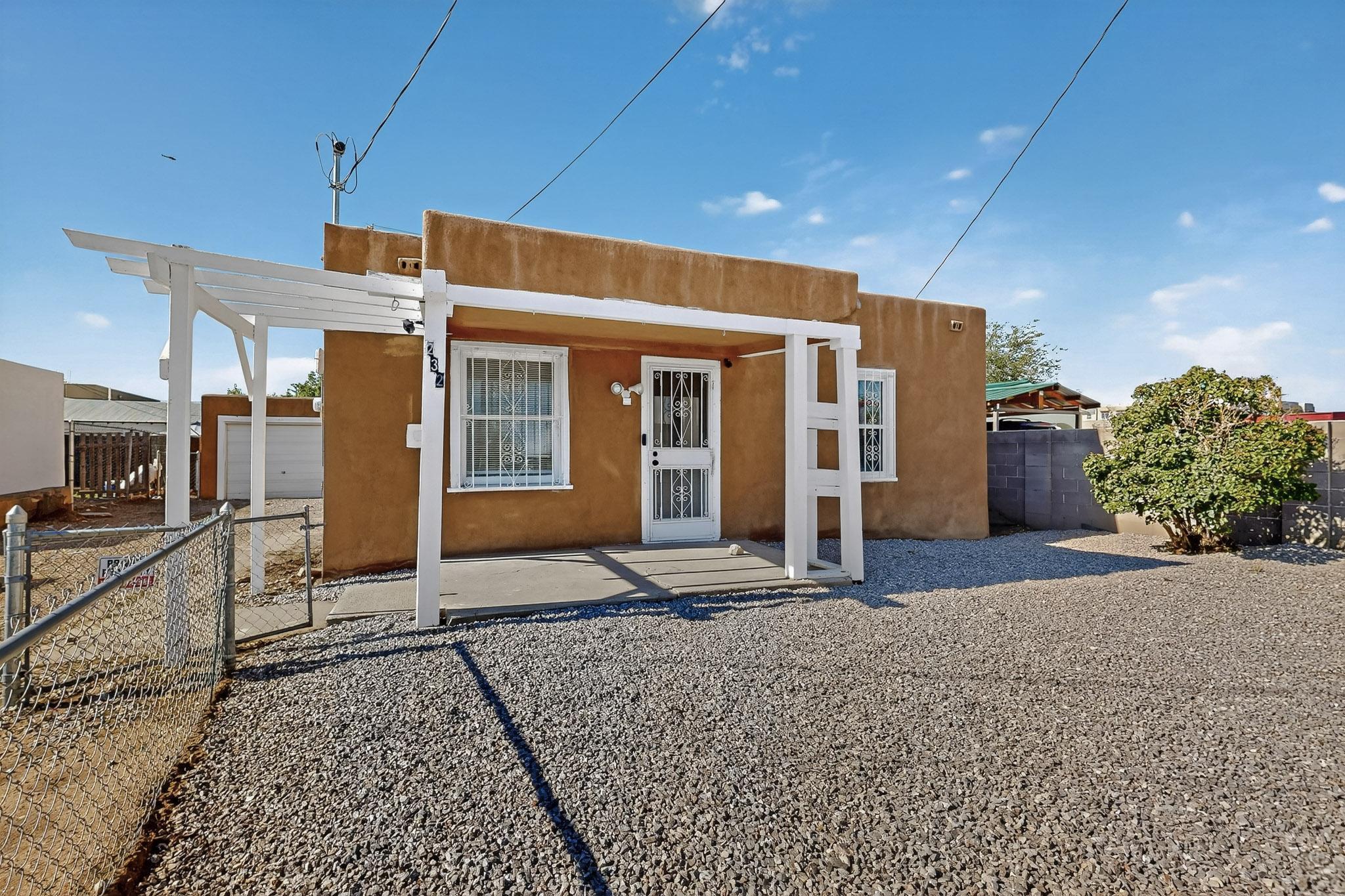 232 CANDELARIA Road NW