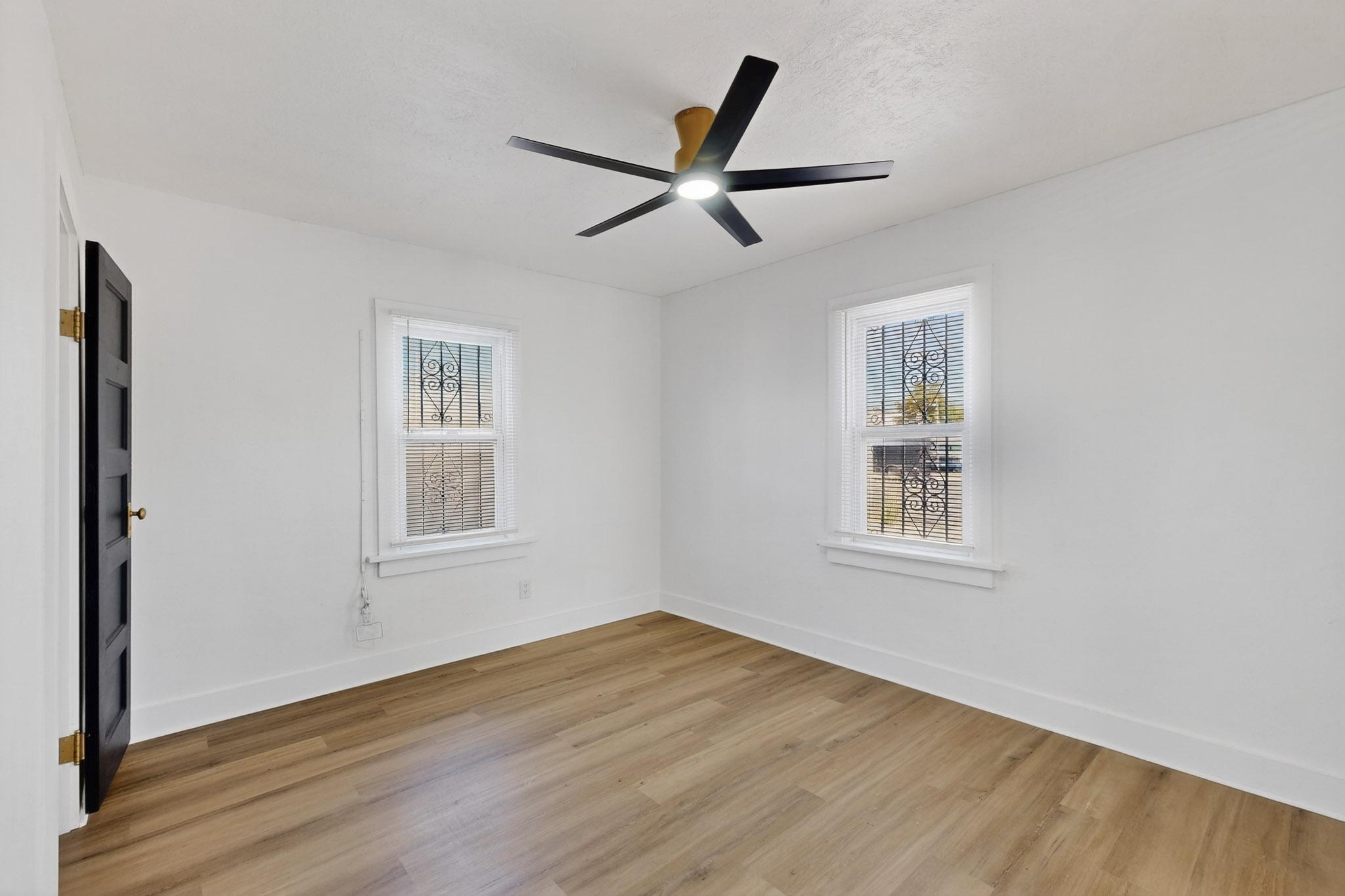 232 CANDELARIA Road NW