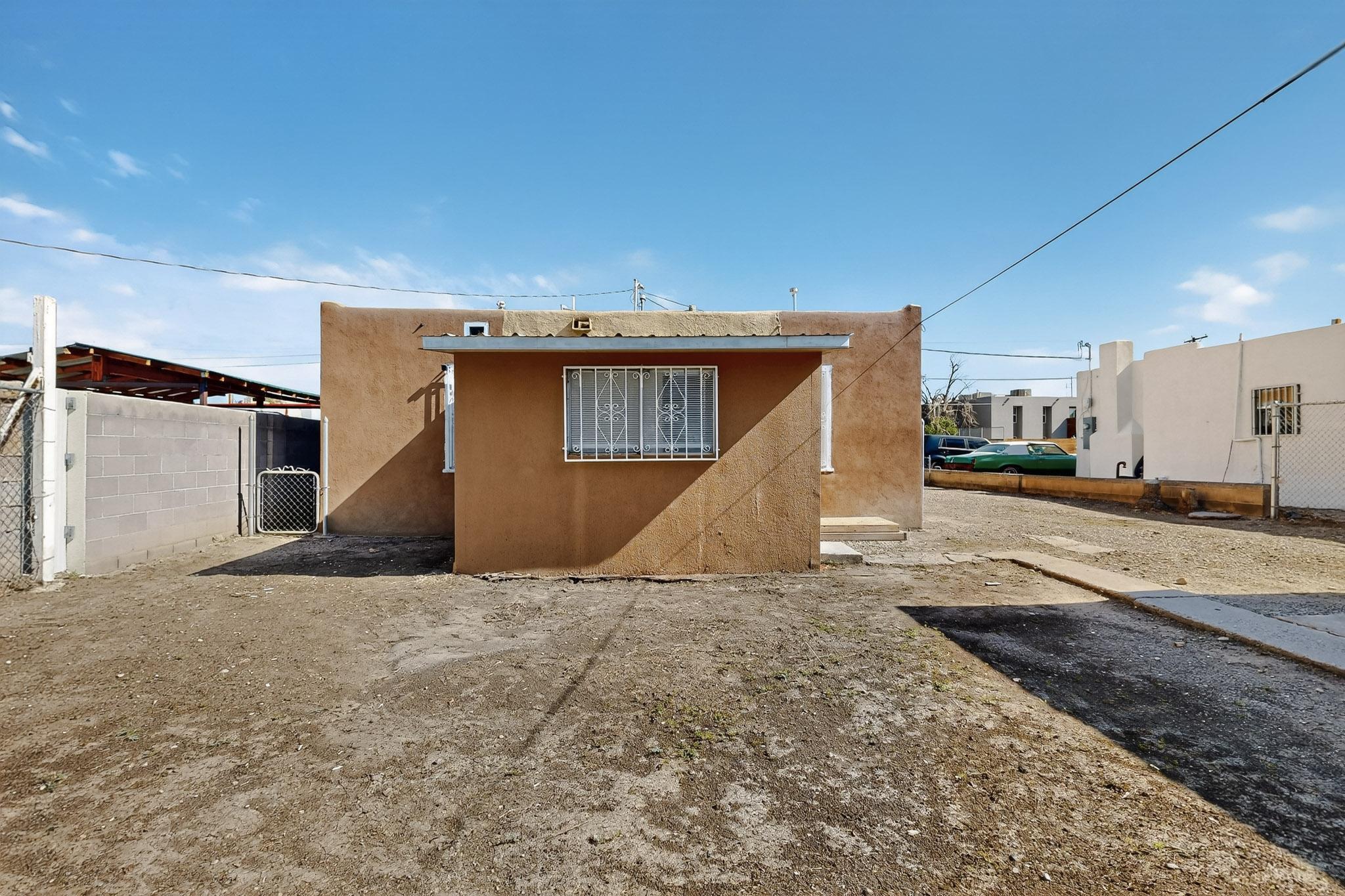 232 CANDELARIA Road NW