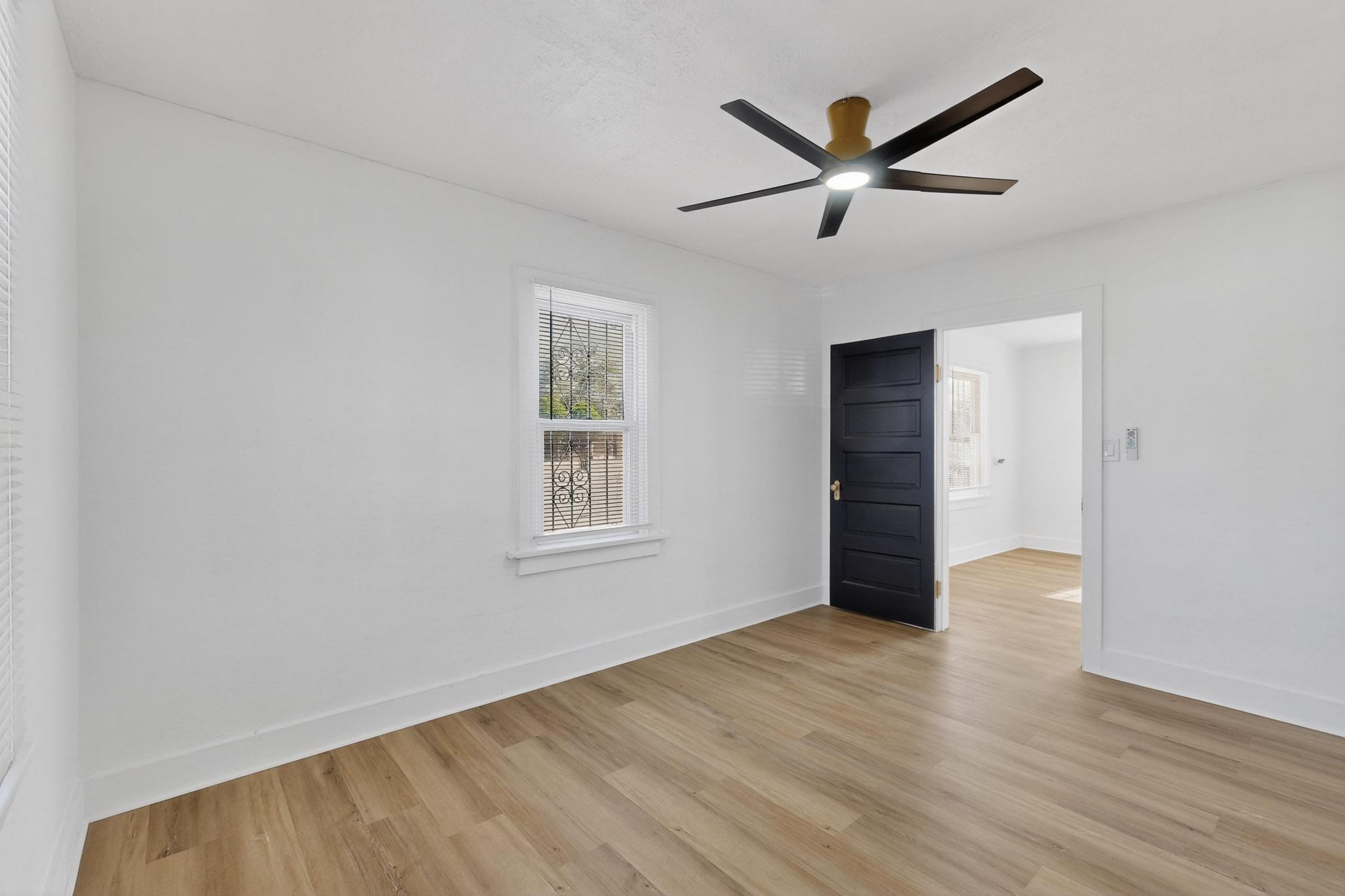 232 CANDELARIA Road NW