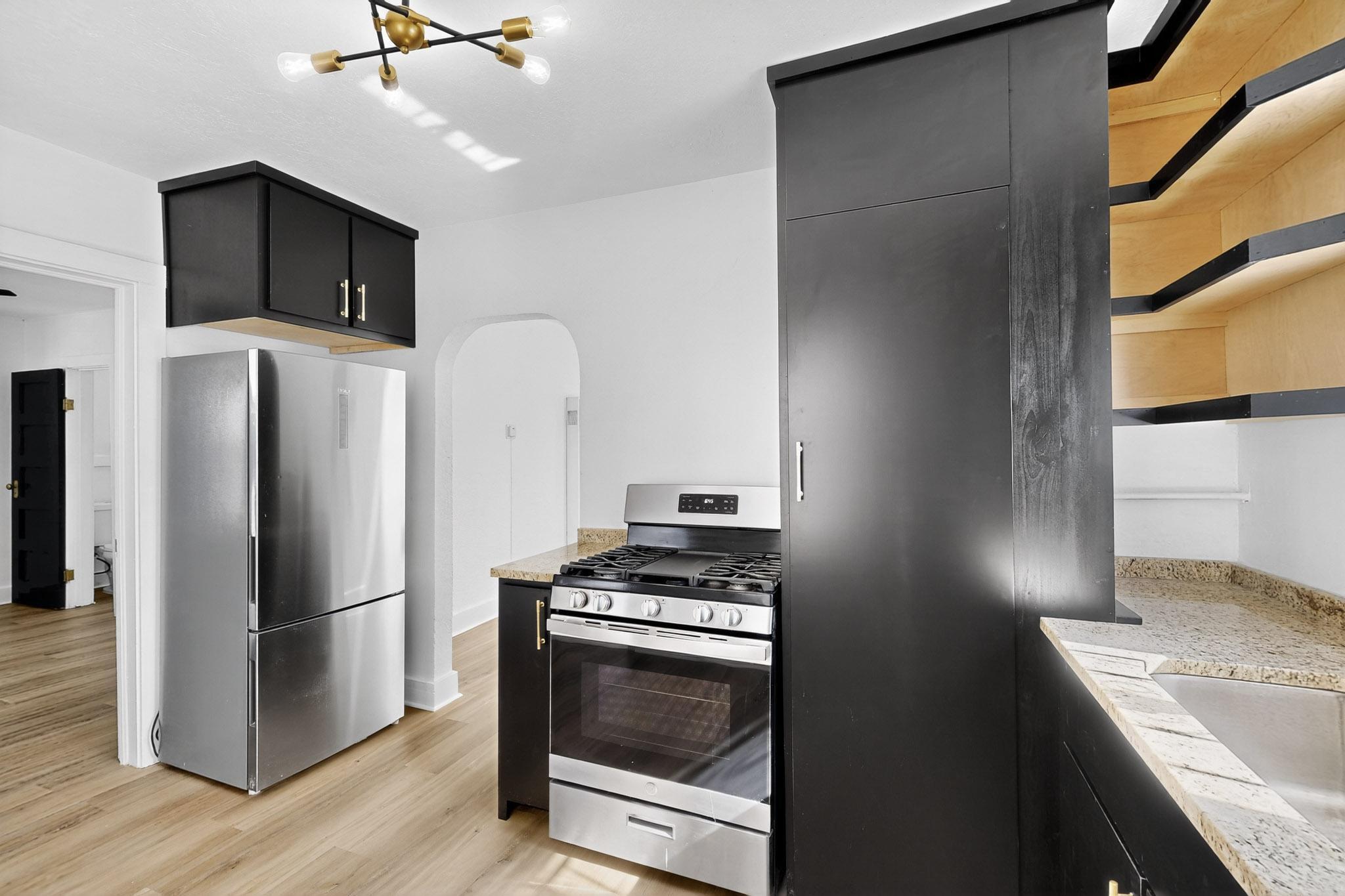 232 CANDELARIA Road NW