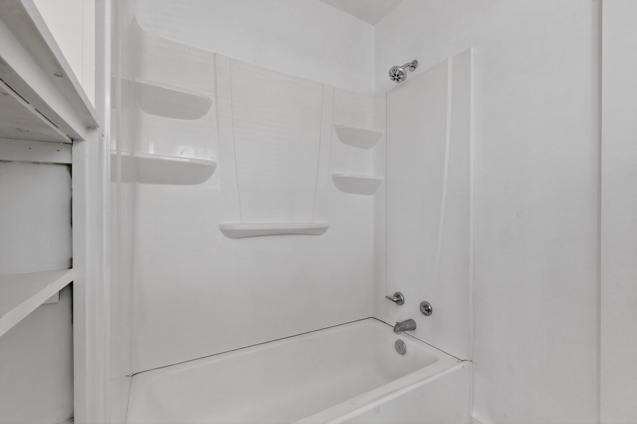 232 CANDELARIA Road NW