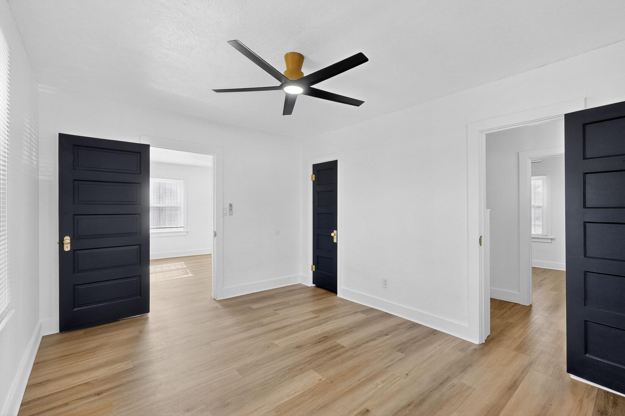 232 CANDELARIA Road NW