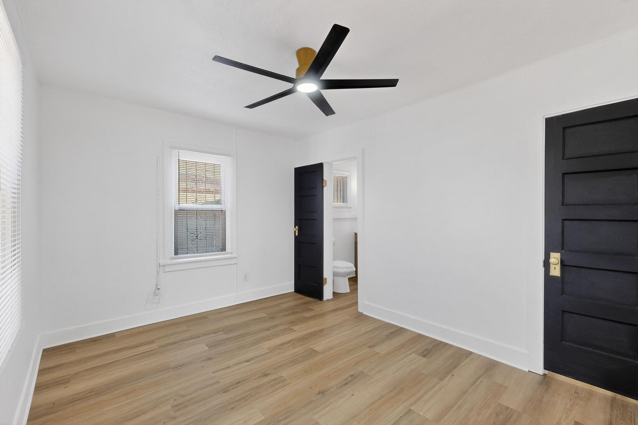 232 CANDELARIA Road NW