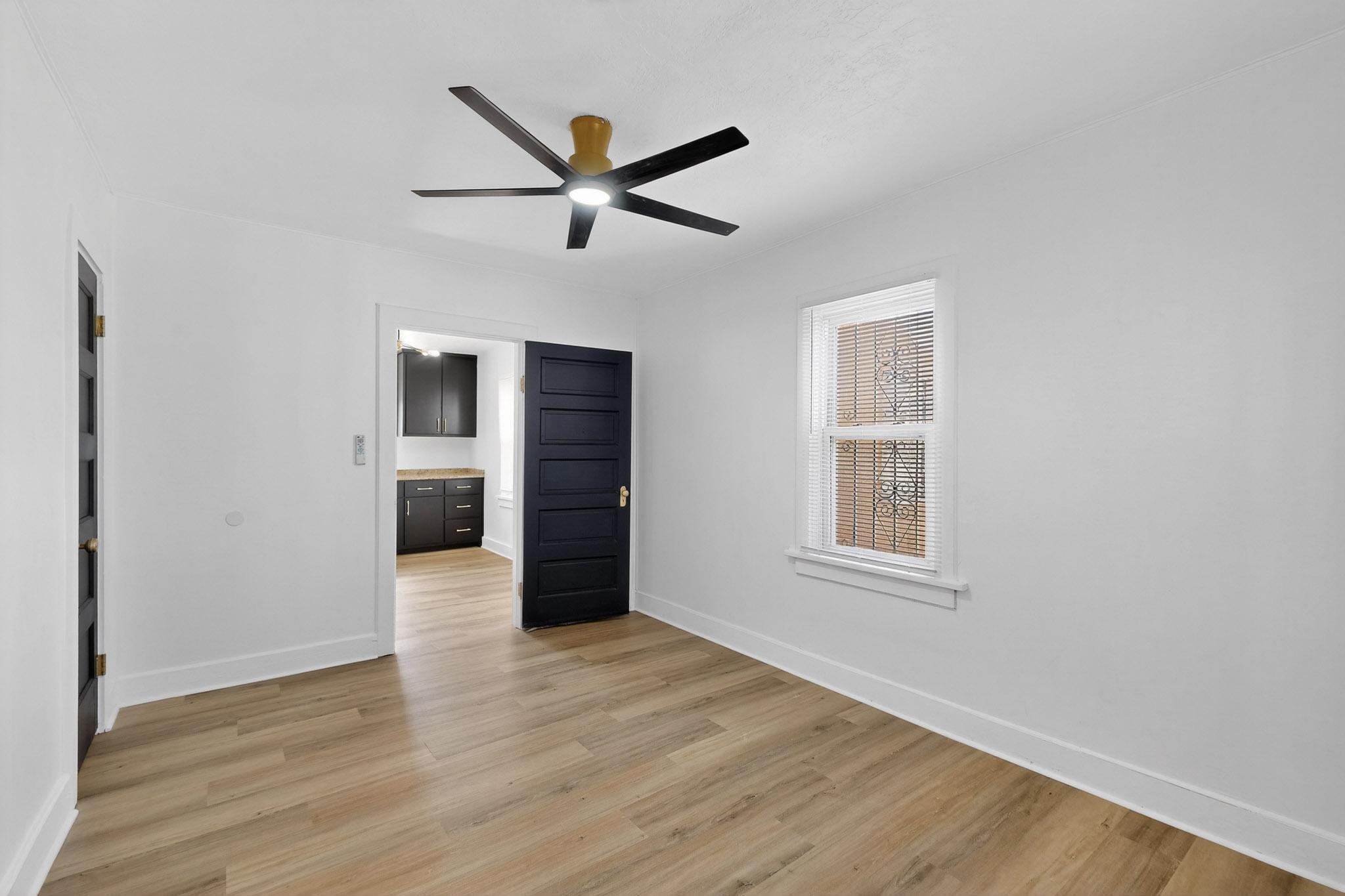 232 CANDELARIA Road NW