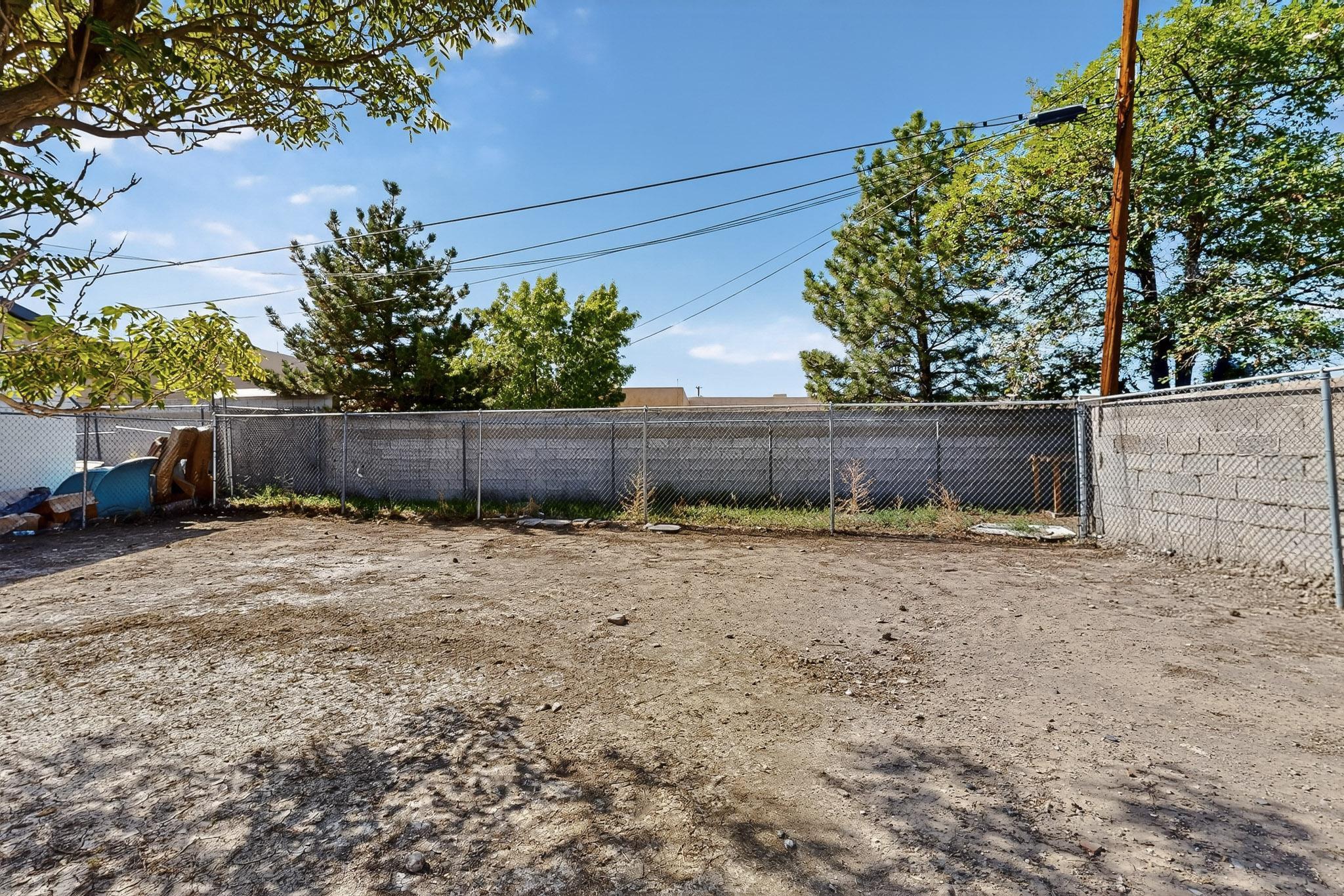 232 CANDELARIA Road NW