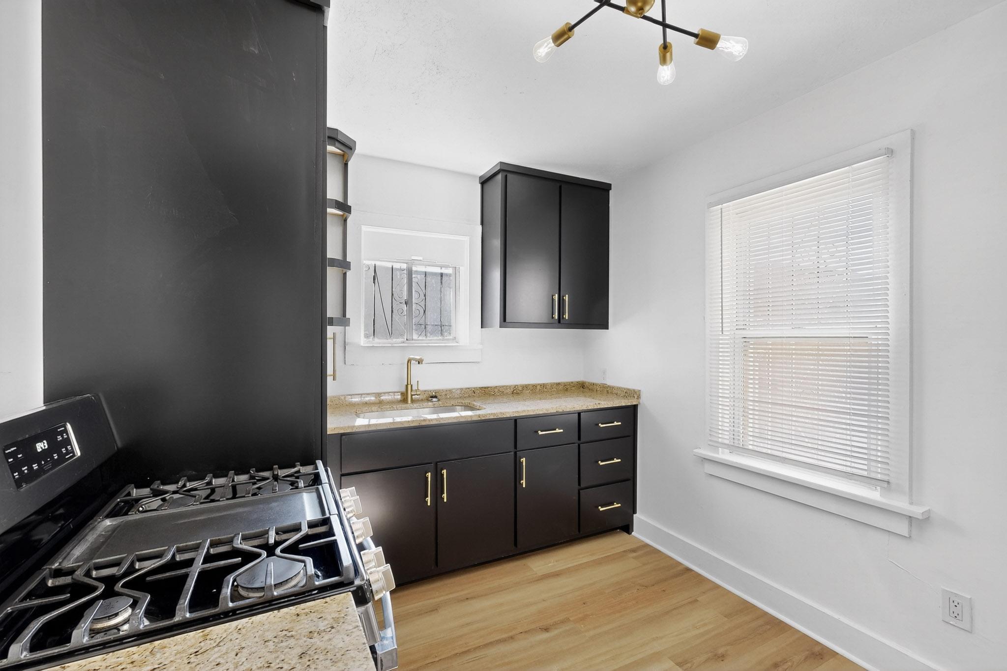 232 CANDELARIA Road NW