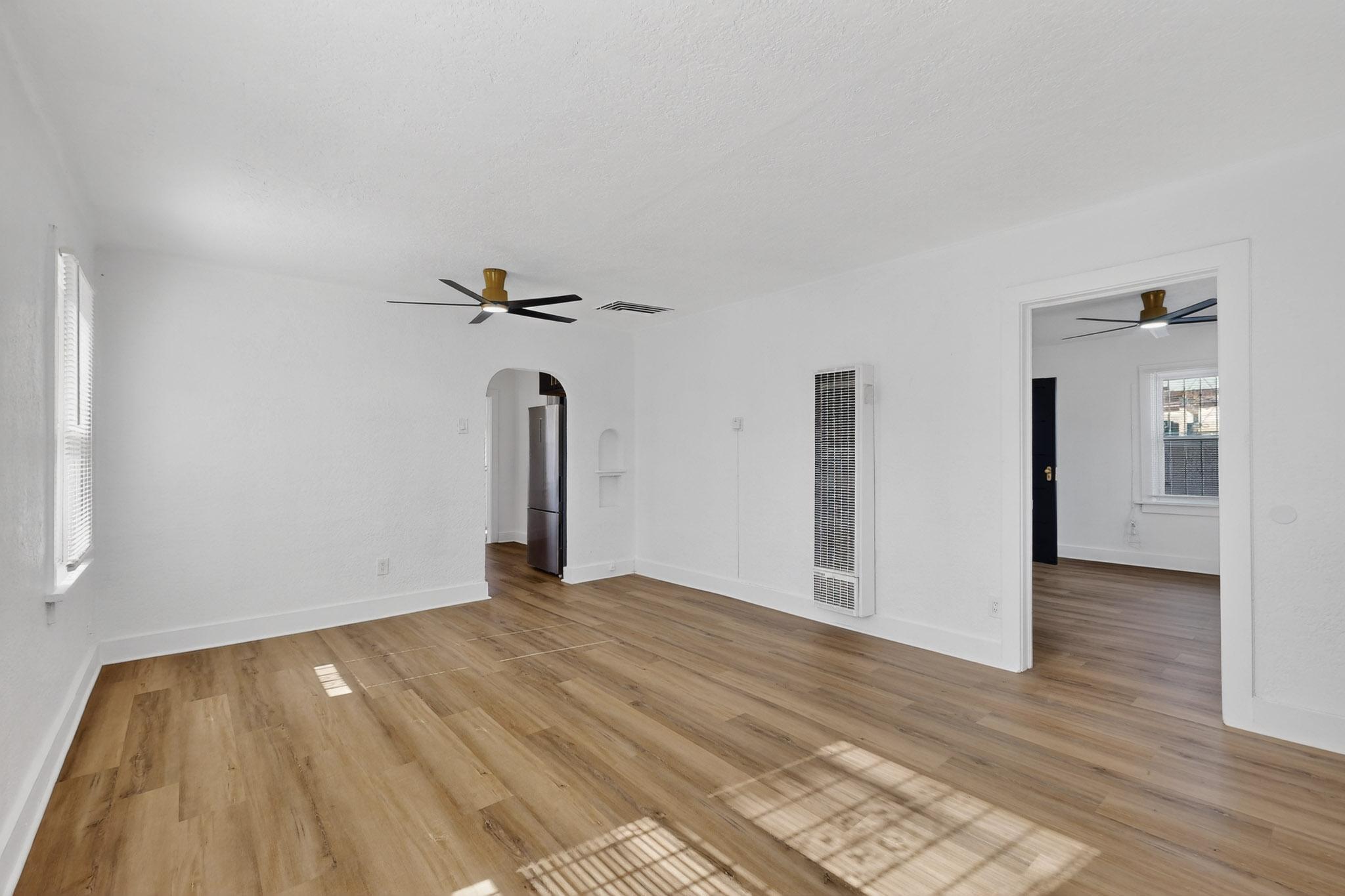 232 CANDELARIA Road NW