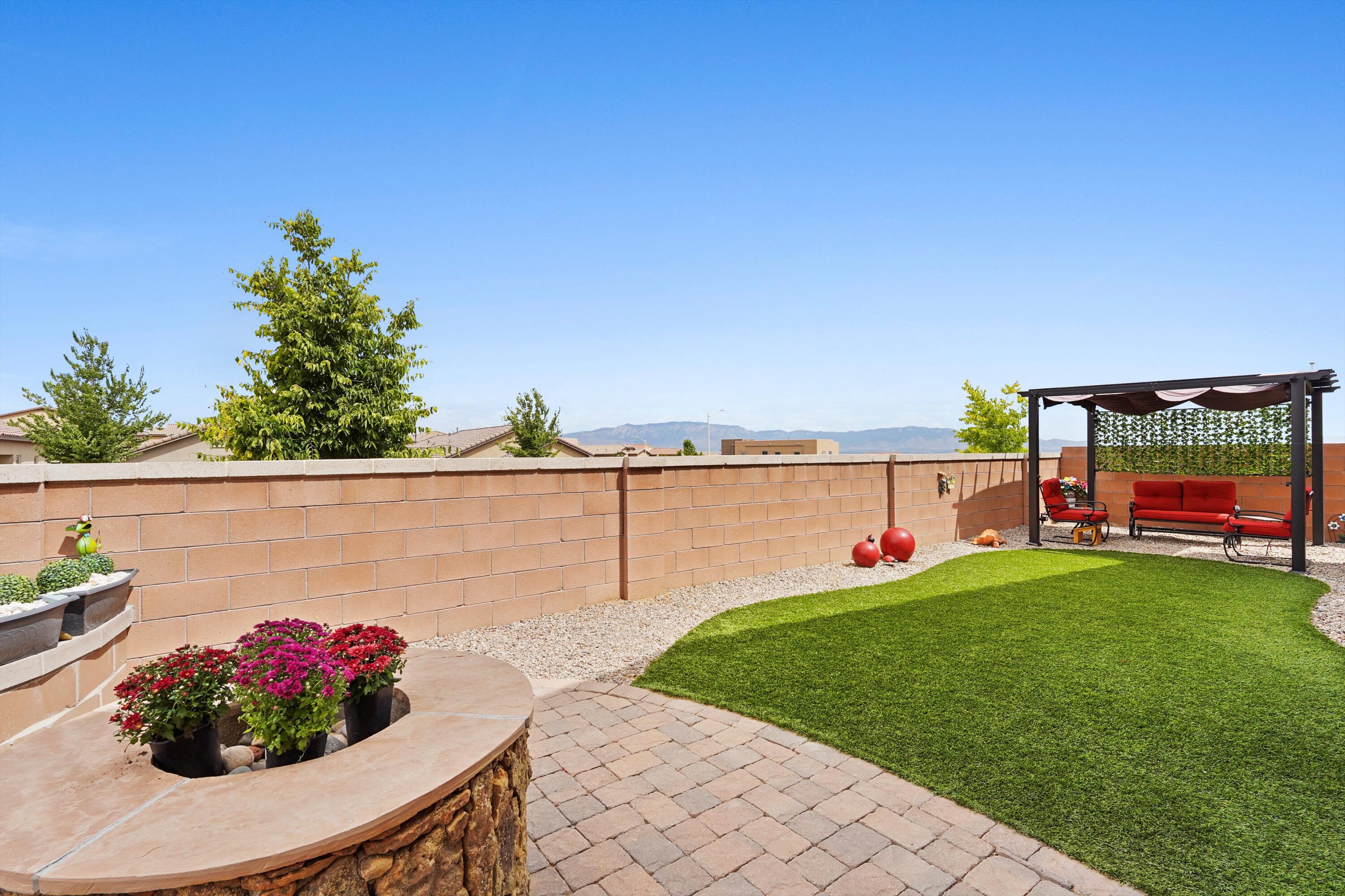 7439 WINDOW PEAK Road NW