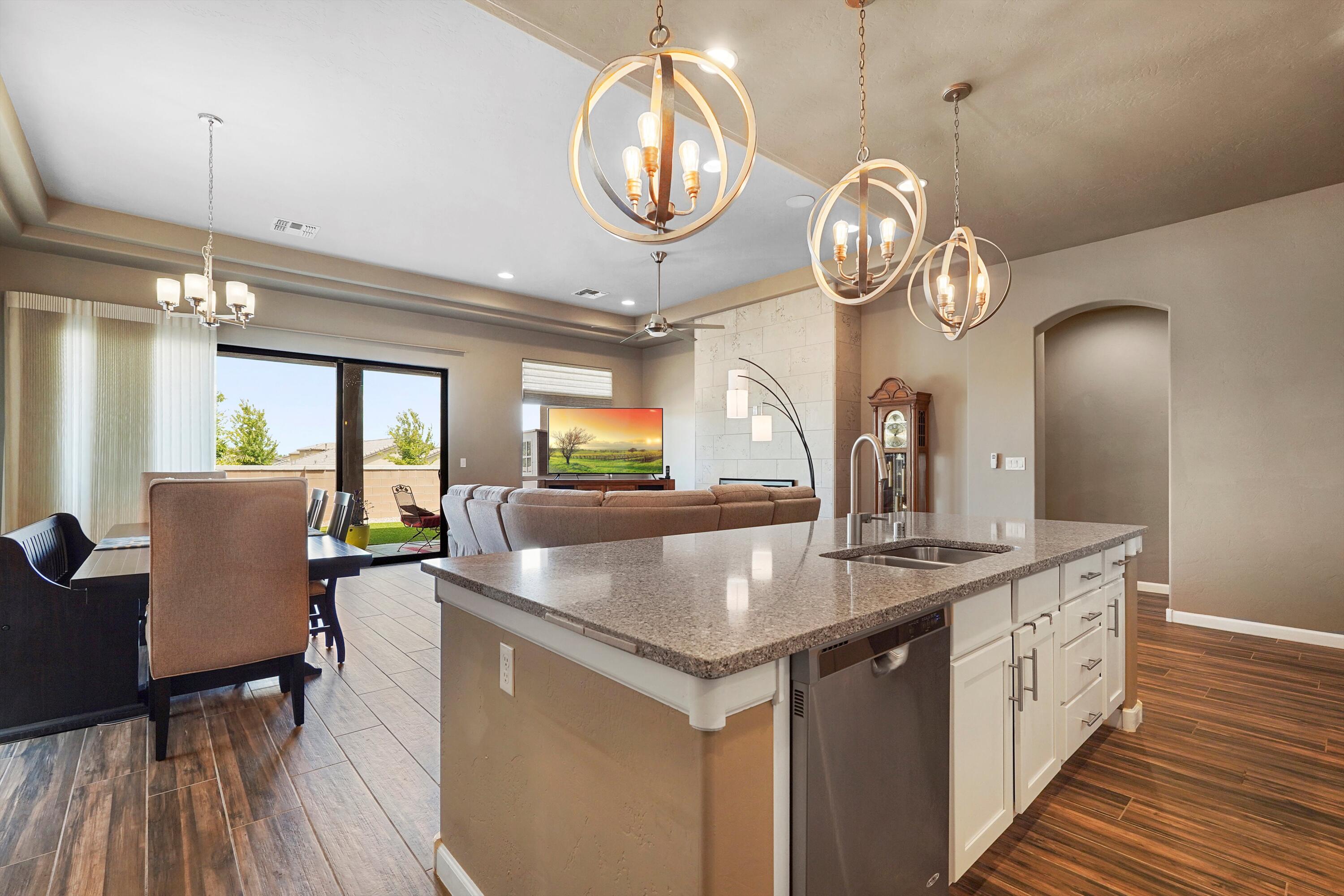 7439 WINDOW PEAK Road NW