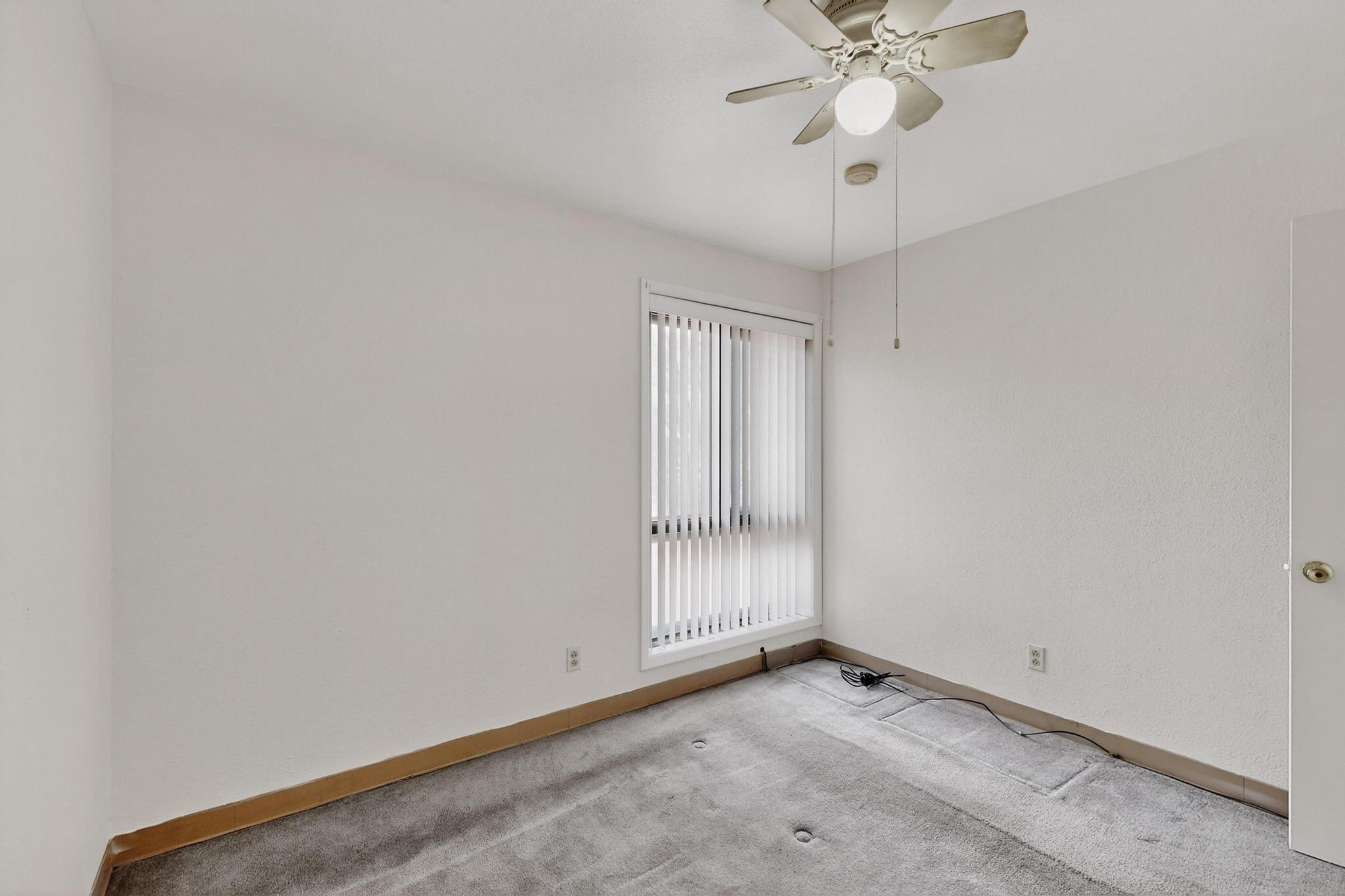 440 SALAZAR Court SE