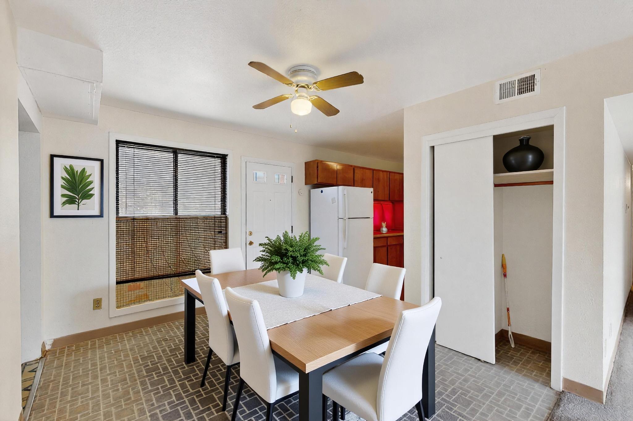 440 SALAZAR Court SE