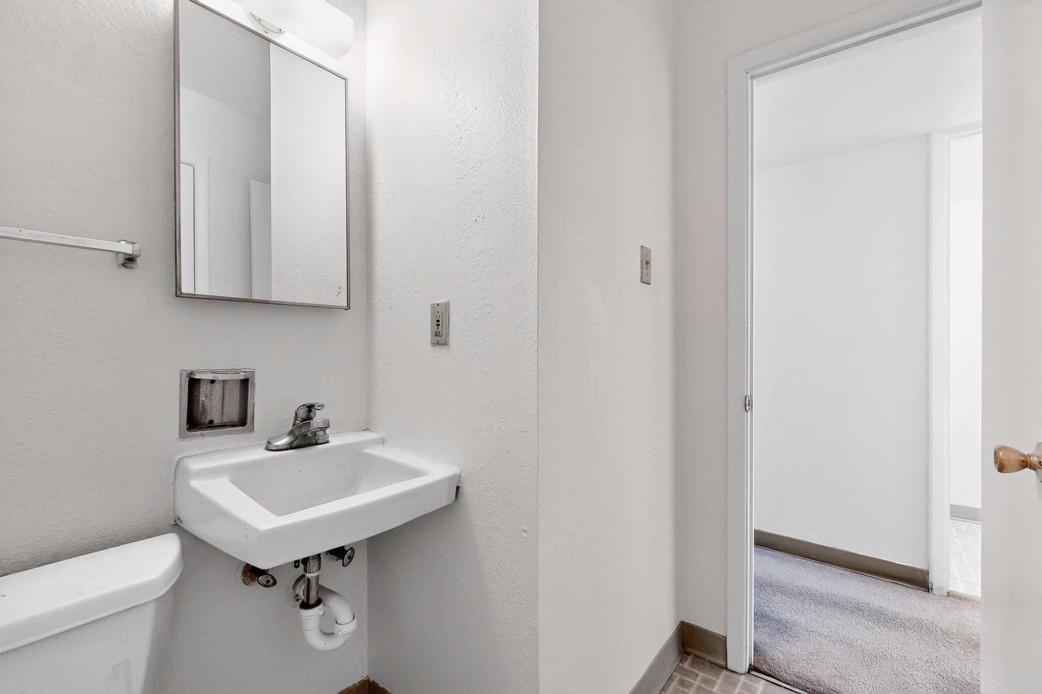 440 SALAZAR Court SE