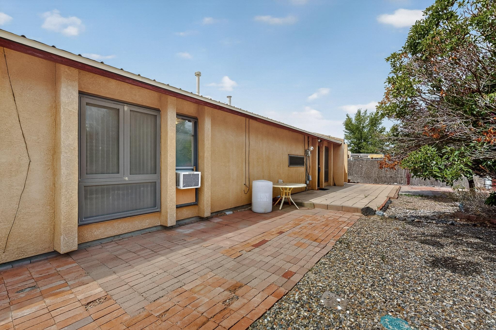 440 SALAZAR Court SE