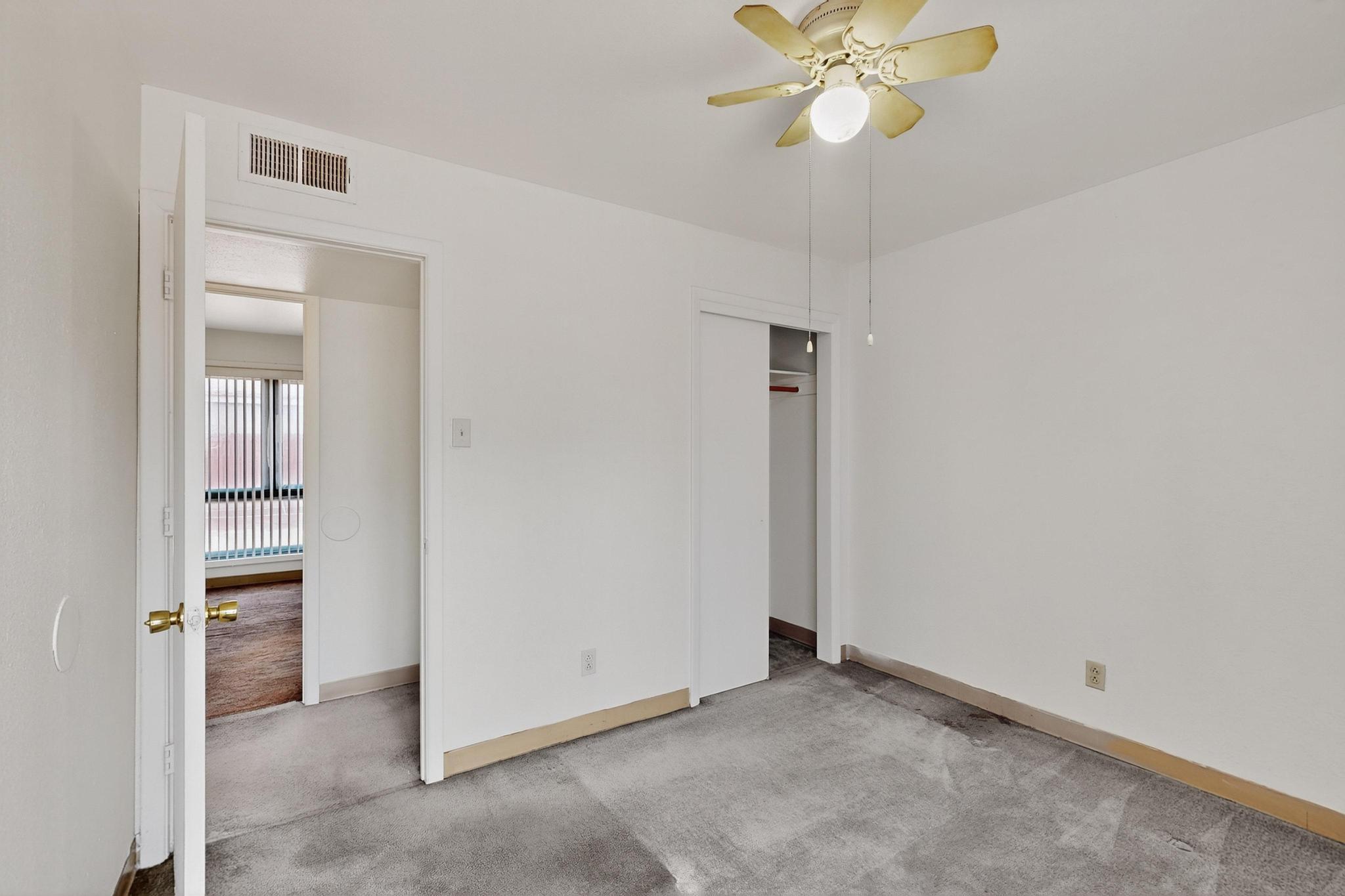 440 SALAZAR Court SE