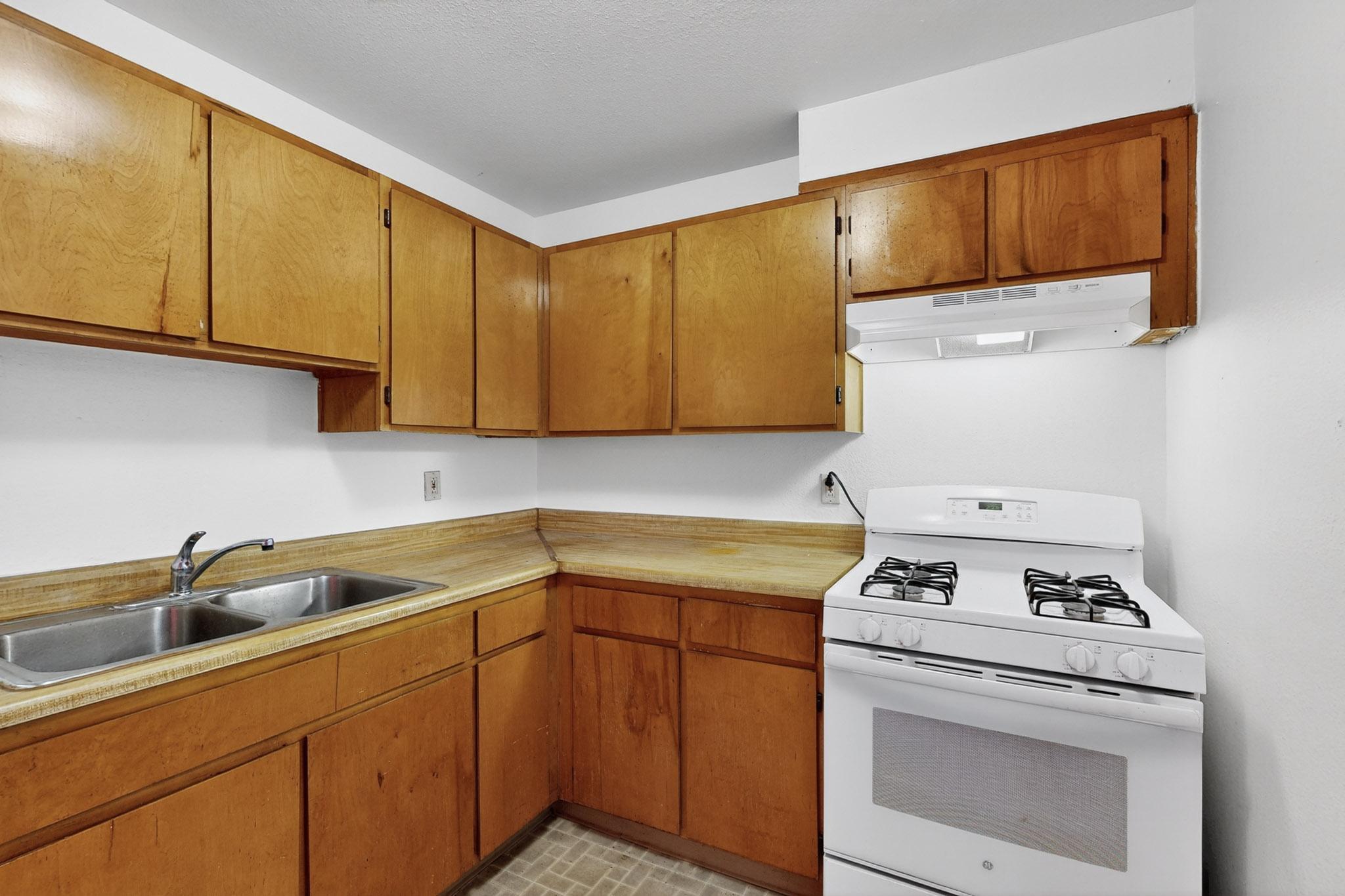 440 SALAZAR Court SE