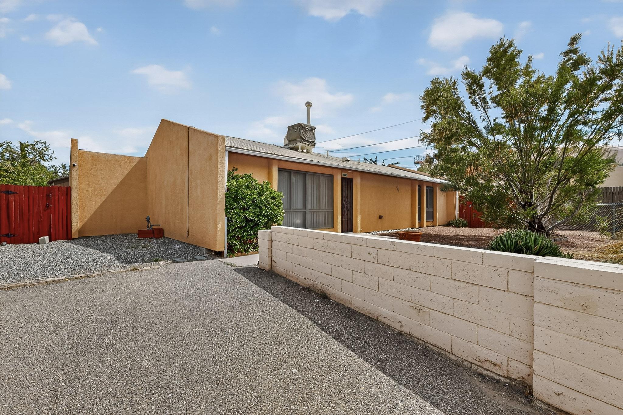 440 SALAZAR Court SE