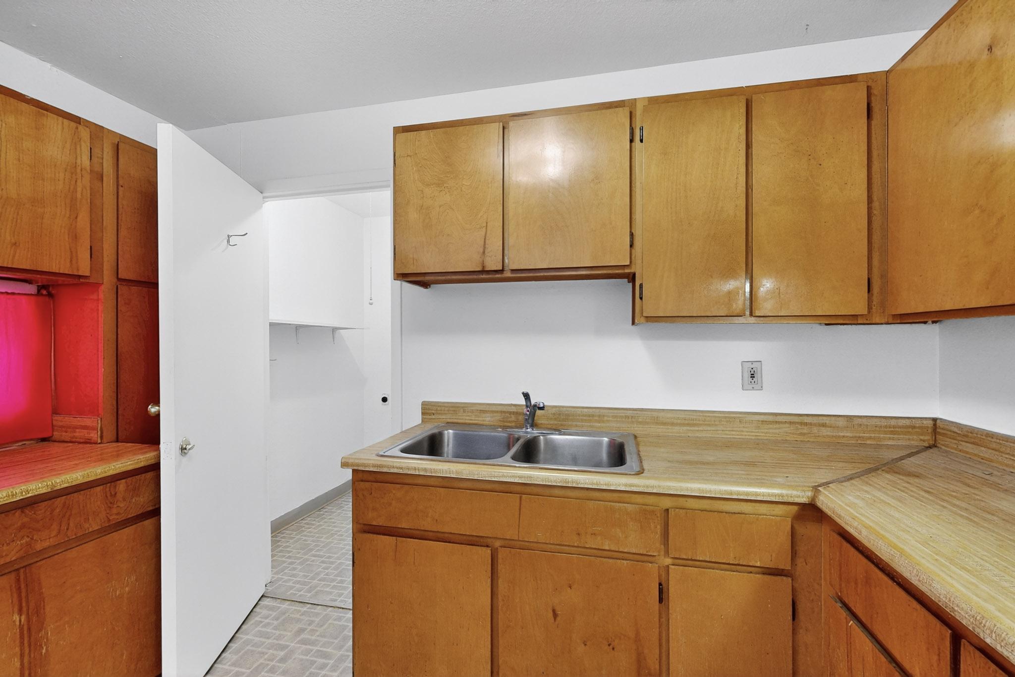 440 SALAZAR Court SE