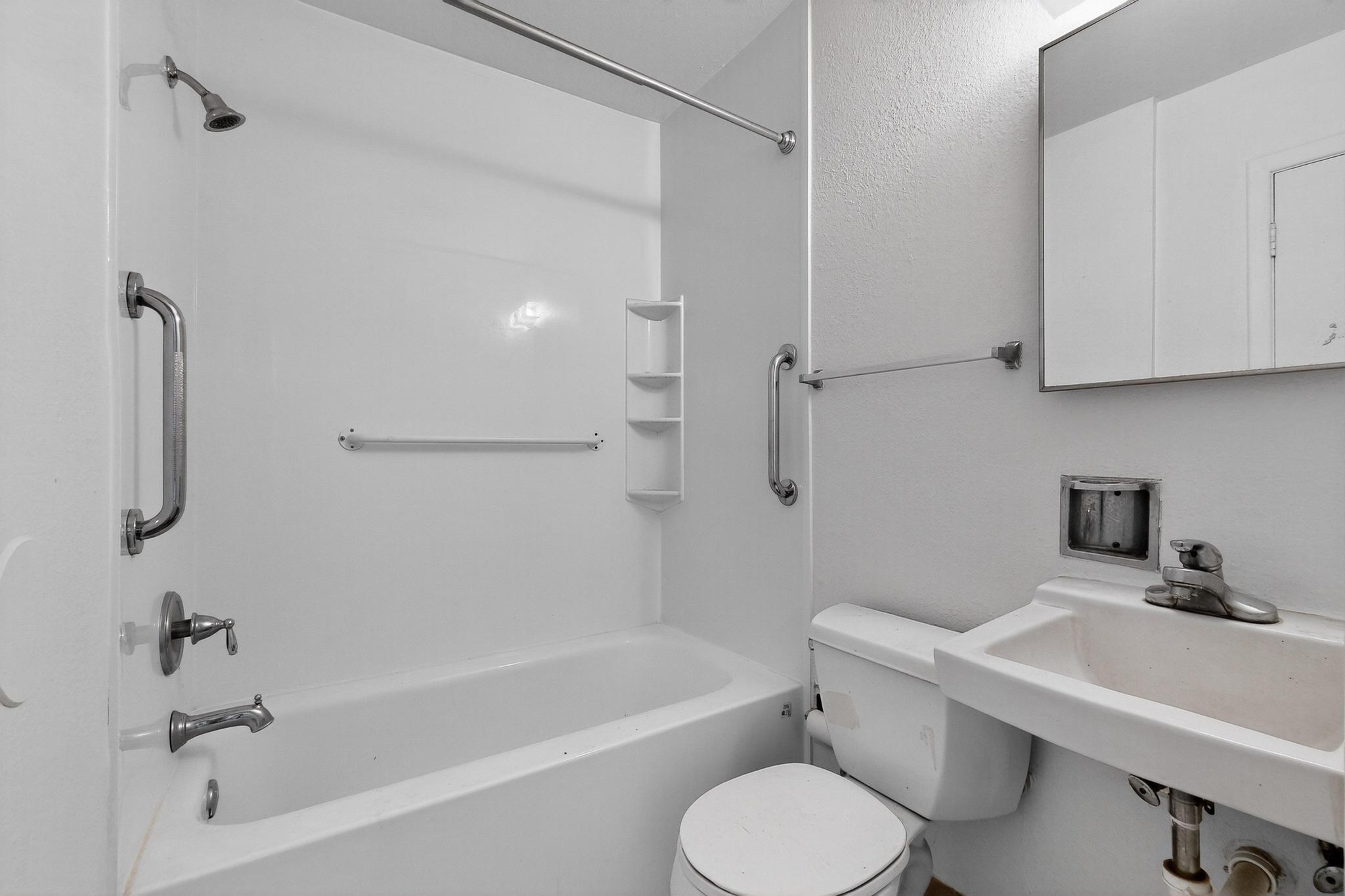 440 SALAZAR Court SE