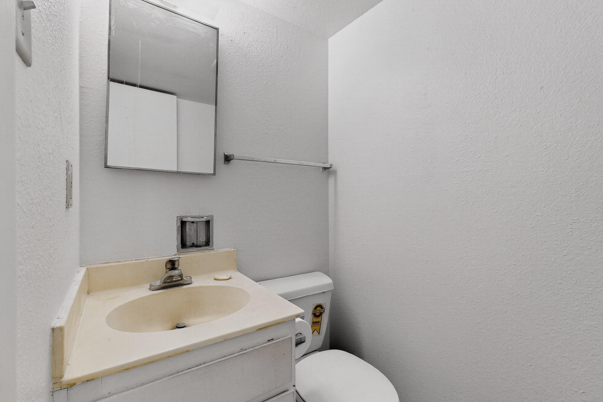 440 SALAZAR Court SE