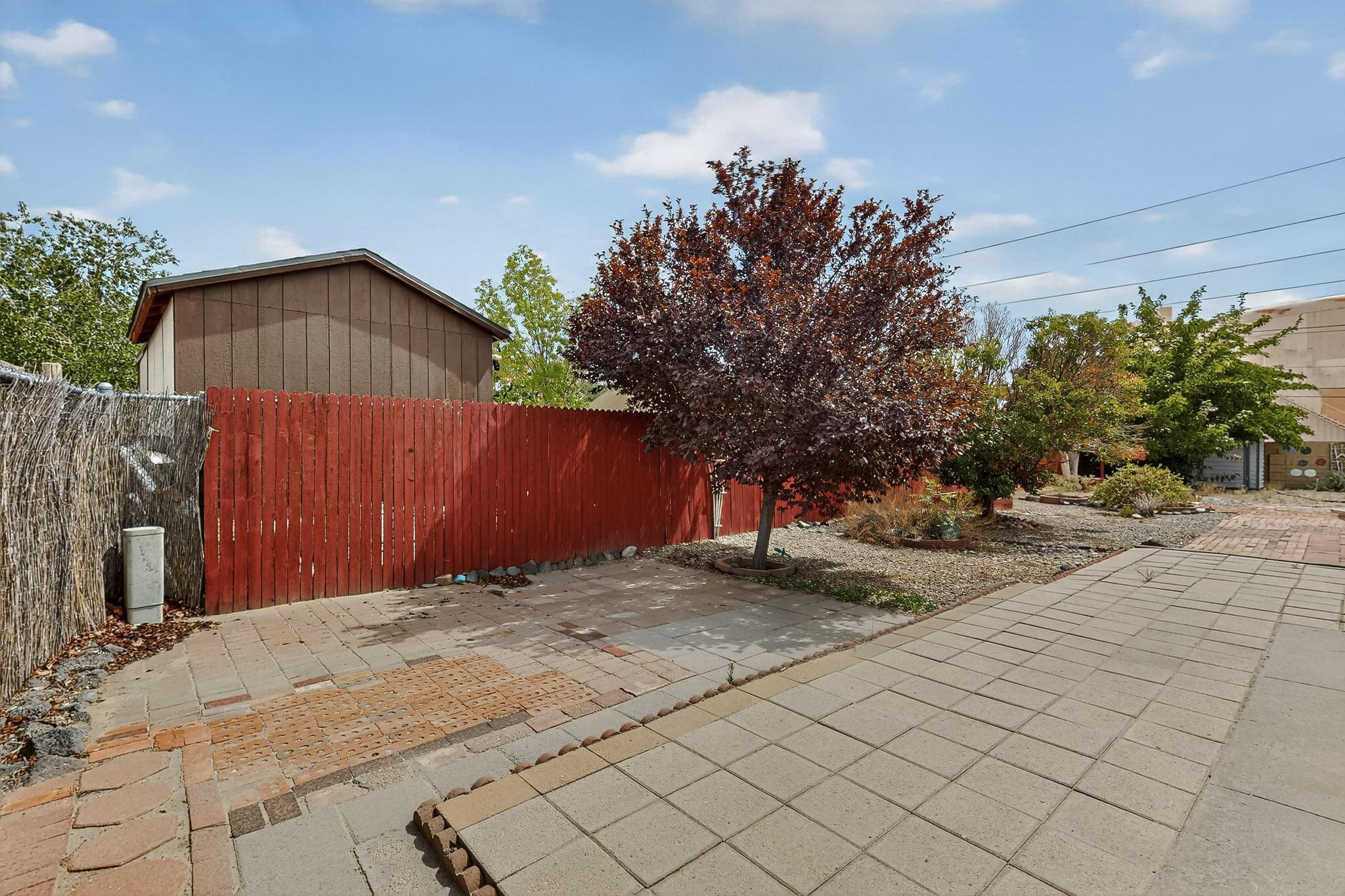 440 SALAZAR Court SE