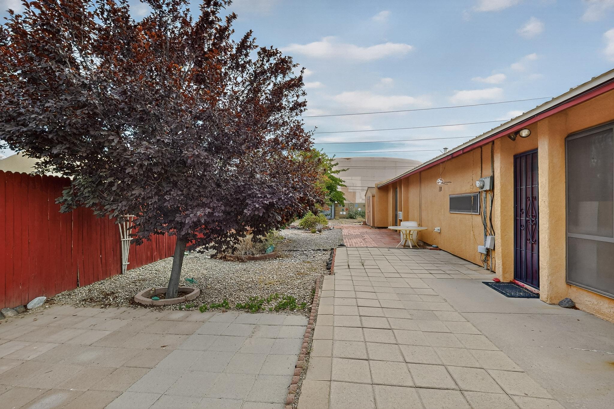 440 SALAZAR Court SE